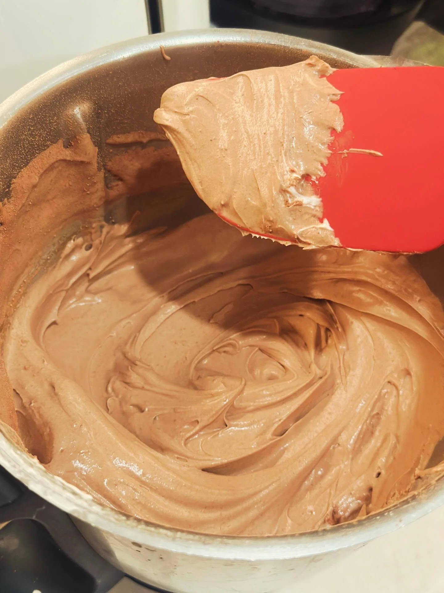 4 ingredient nutrient dense decadent chocolate mousse 😋 

500g Double ream, 5 egg yolks, 40g raw cacao powder and 3 tablespoons maple syrup. Blend until it&rsquo;s a mousse like consistency. That&rsquo;s it! 

I have crafted a heap of mousse recipes