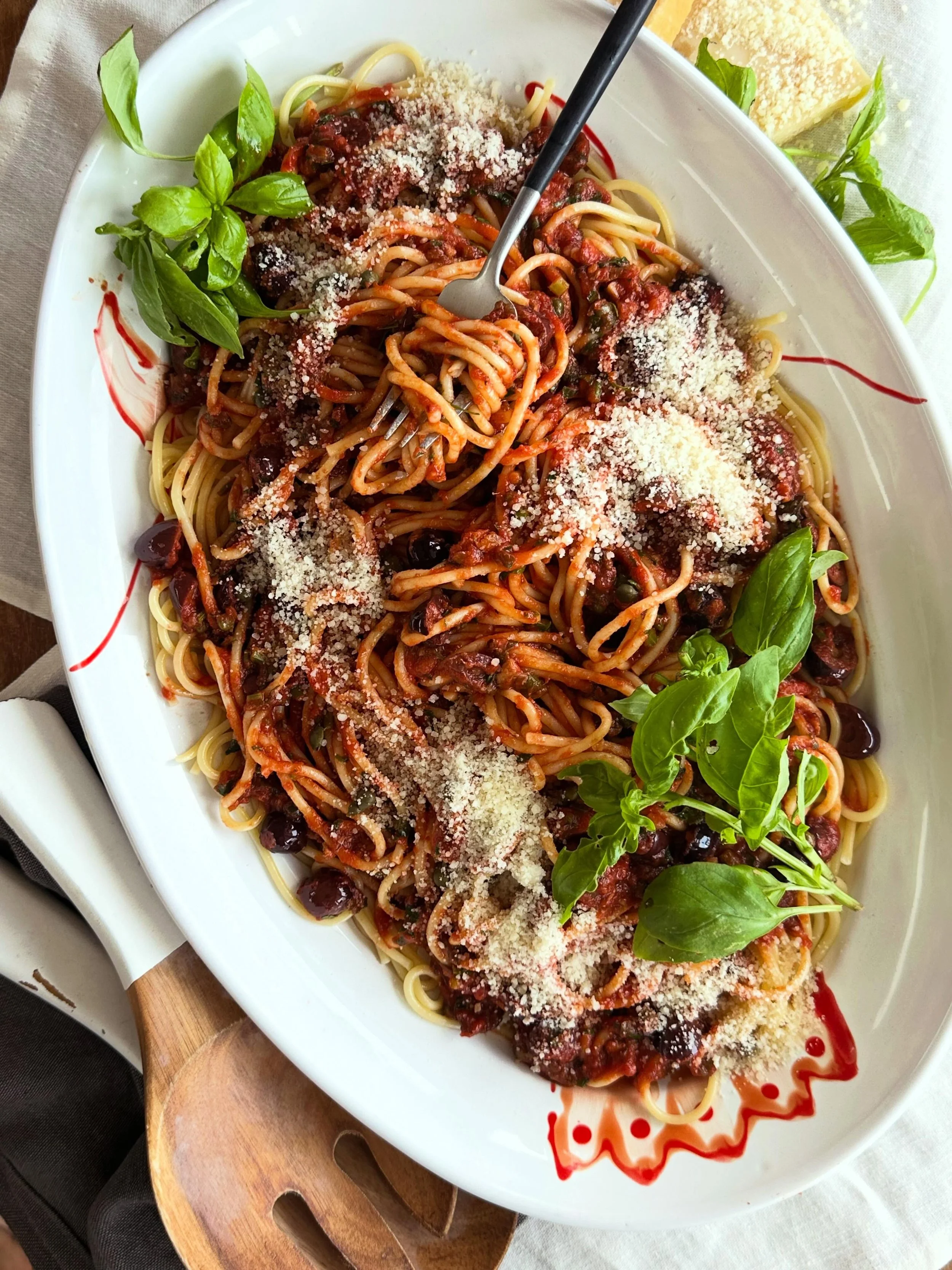 Pasta puttanesca 🍝 pimped with Young Living marjoram, basil and black pepper essential oils to really make the flavours pop! 

Love the salty flavours of anchovies, capers, black olives and Reggio cheese. 

Recipe in the culinary oils section of my 