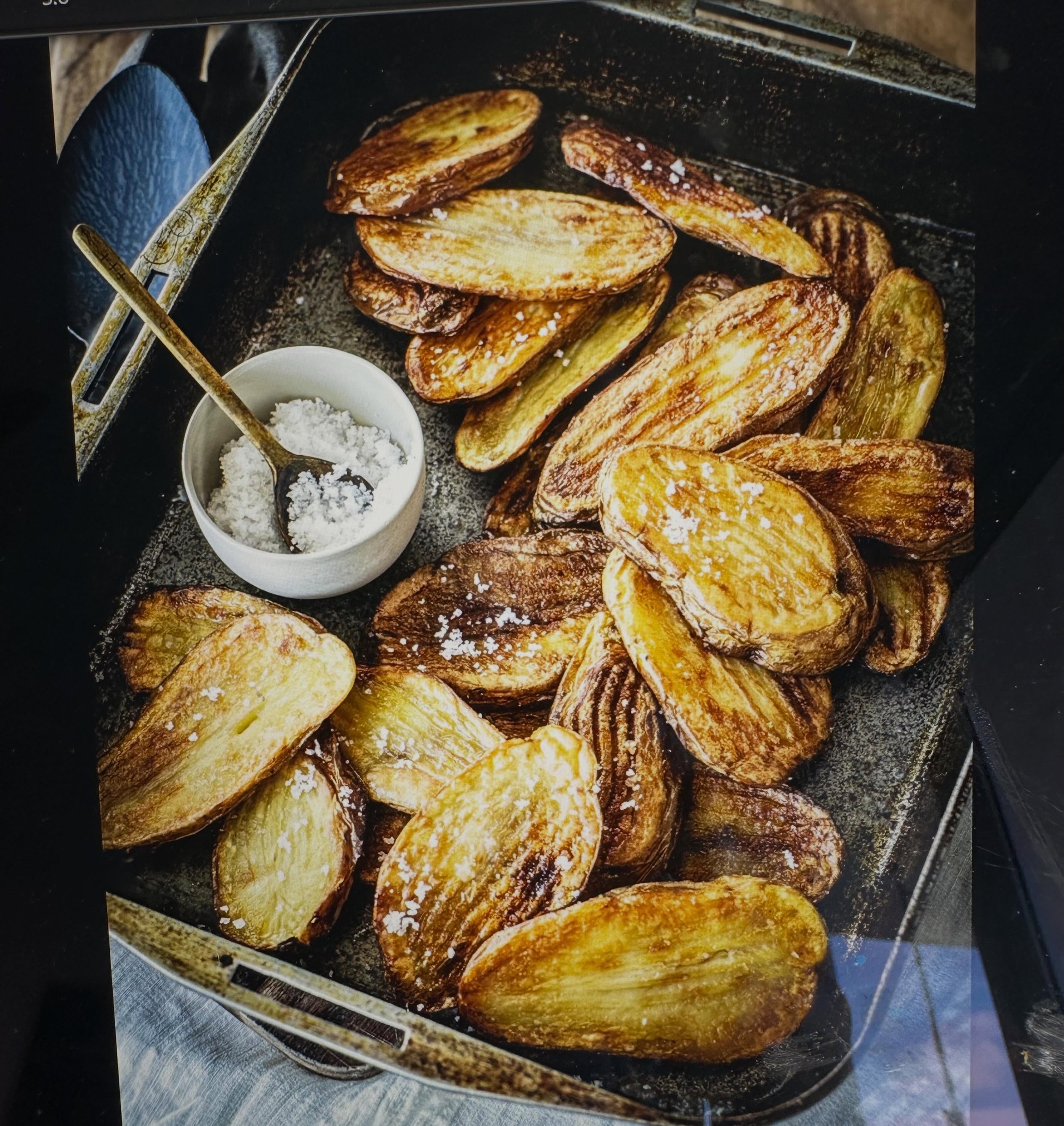 I think these crunchy potato chips  cooked in Star Anise Organic Wholefoods beef tallow might be my favourite way of eating potatoes.

Huge thanks to @ianmontywooddesign for the inspo! I&rsquo;m going to have to name them after him in the cookbook! 
