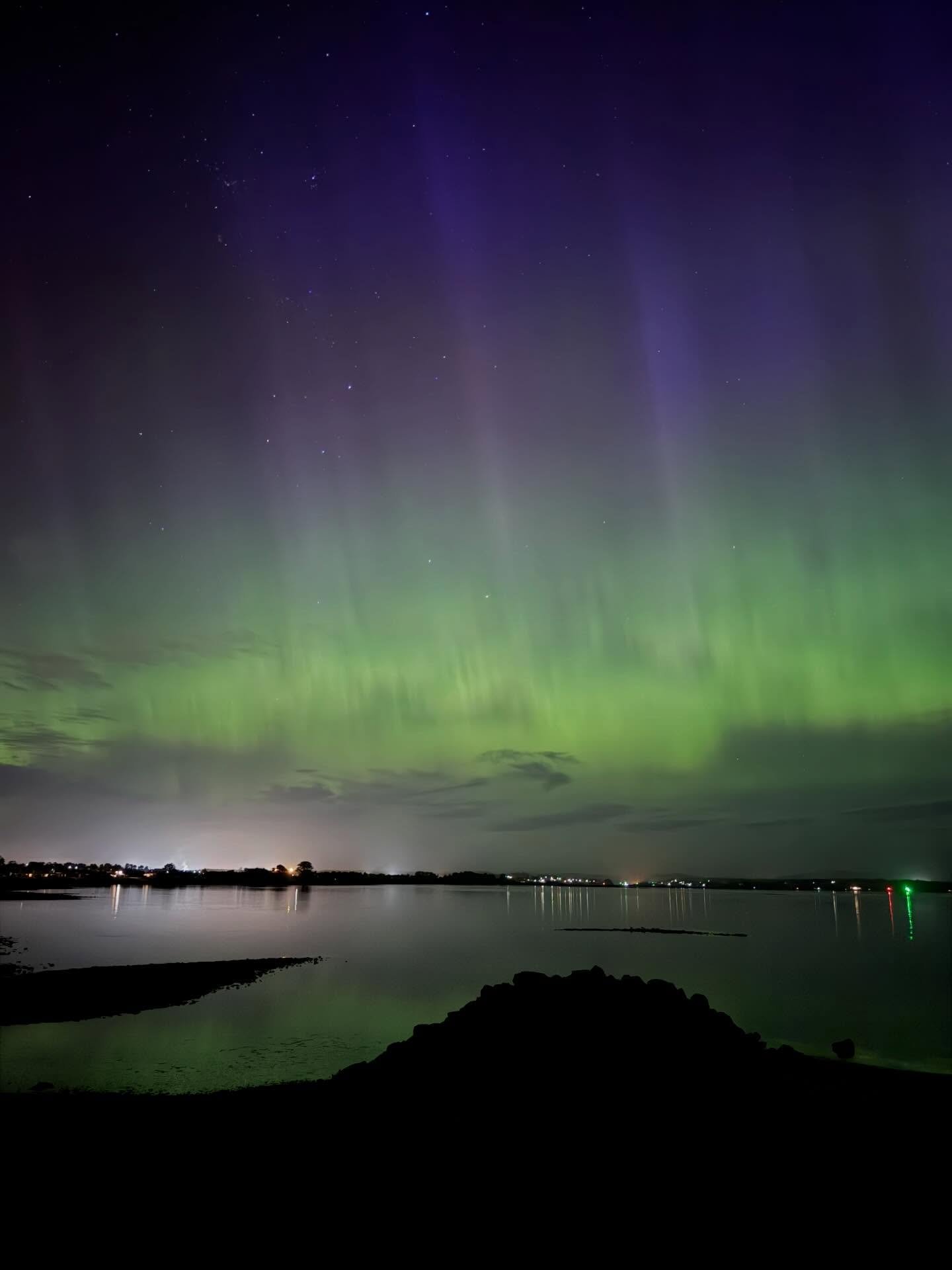 Today was the first day in a very long time I took no pharmaceuticals, 💊 my doctor said I am doing so well she doesn&rsquo;t need to see me for 6 months. Tonight the heavens gave me this spectacle.✨ Standing alongside @robkingthing, Queenie dog 🐶 f