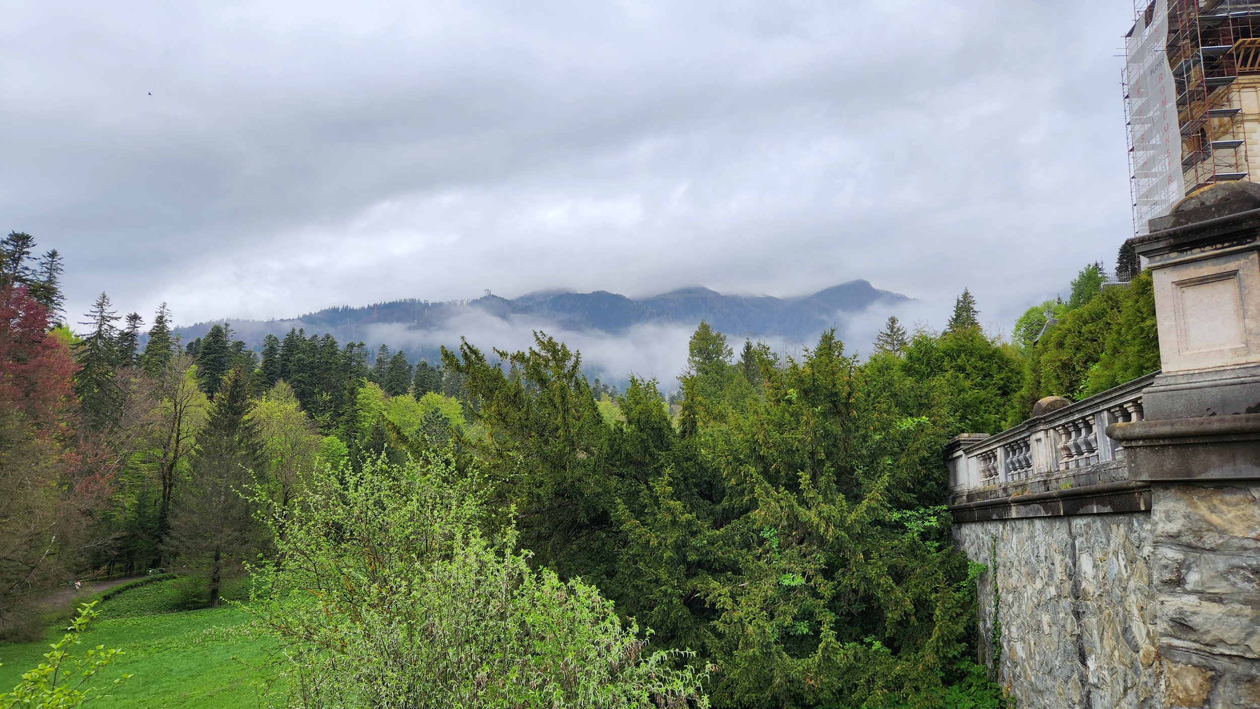 2024-sinaia-peles-mountain-view.jpg