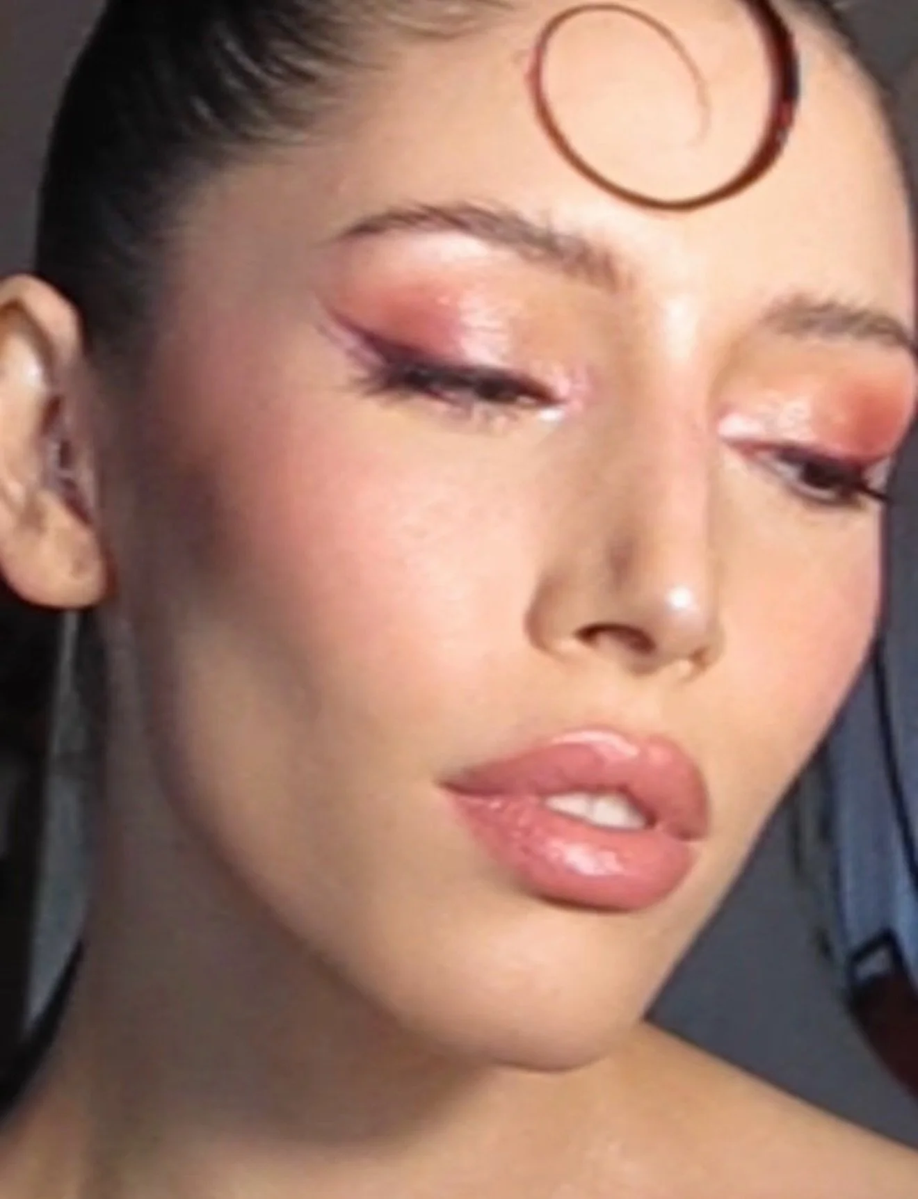 Buzzy.
Shooting with @julianalayphoto 
Makeup by @beautybykimkim
Model @itsdaniellekaitlin