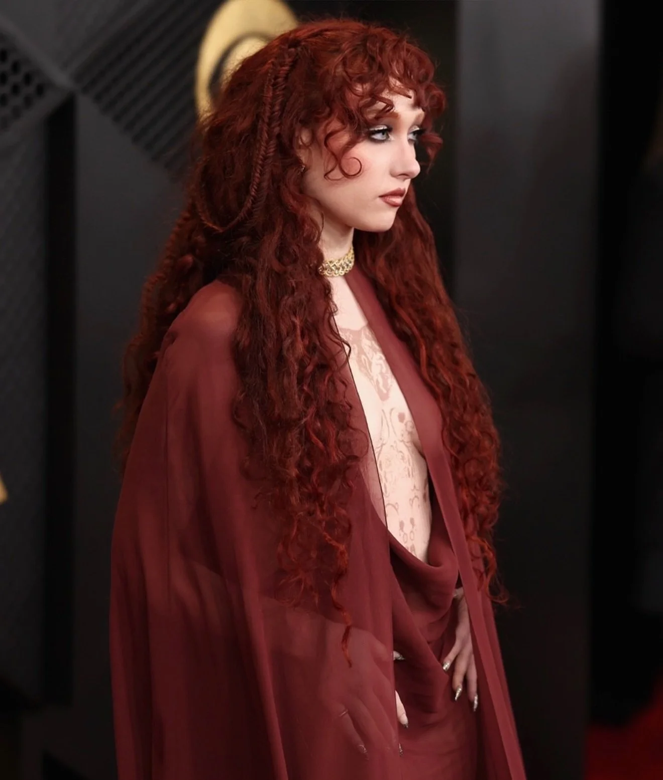 Grammy night with @chappellroan 
❤️&zwj;🔥❤️&zwj;🔥❤️&zwj;🔥

Hair by @lacyredway assisted by me
This was such a fun one. Little fishtails and mixed textures  peeking through for a siren look.

Always an amazing time creating #teamlacyredway 
Side no