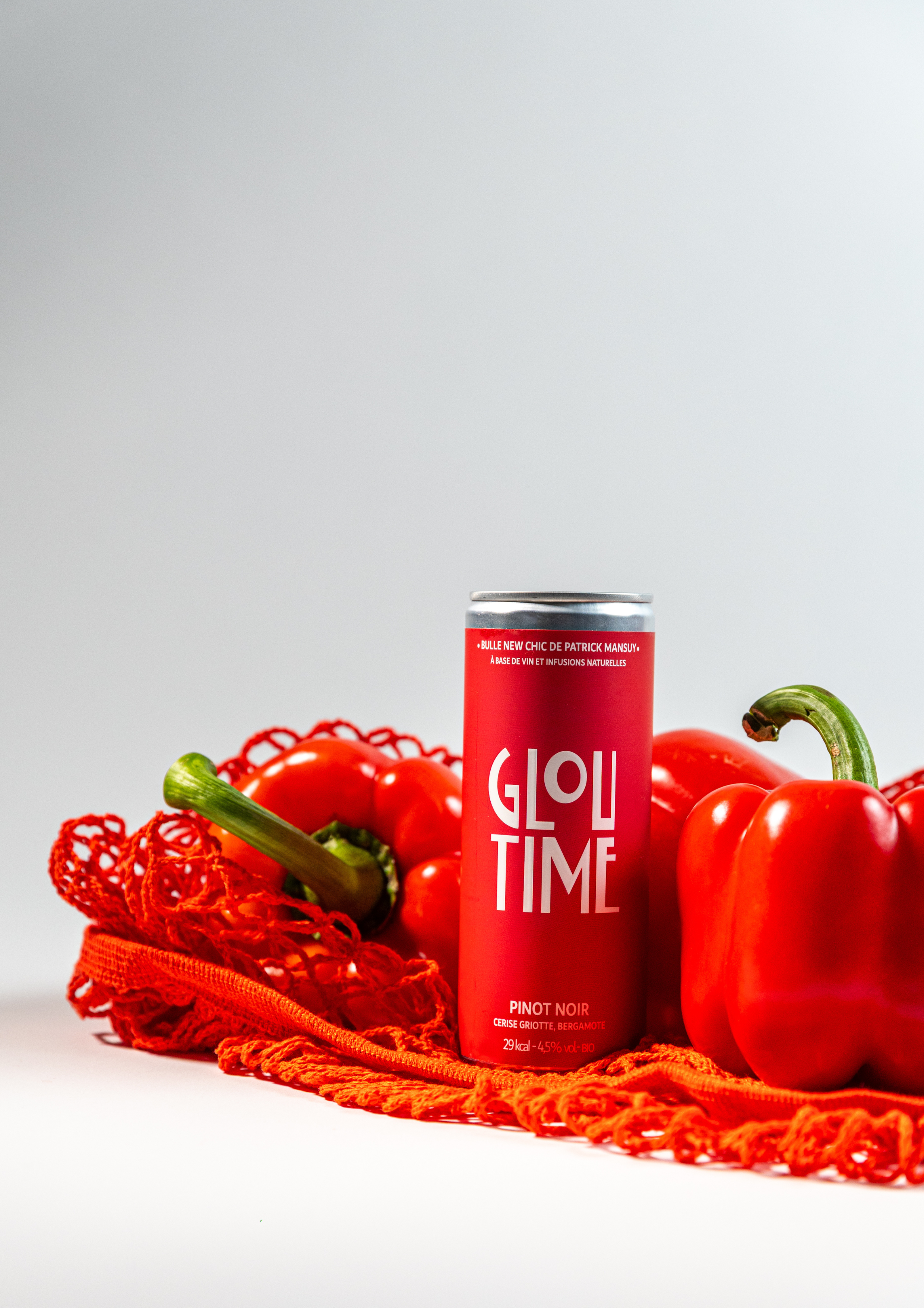 GT Bouteille New Chic P Lifestyle 1.png