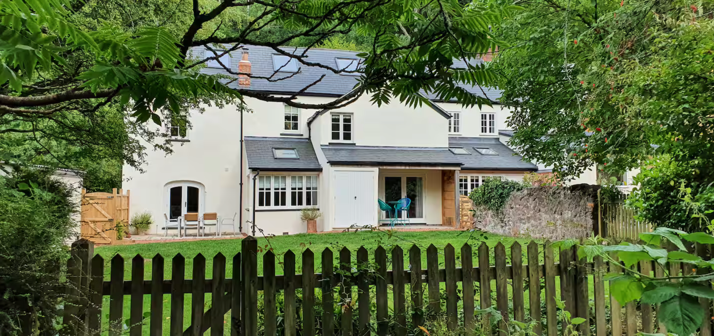 Professional exterior painting by Rowlands Harte Decorating Contractors in West Sussex