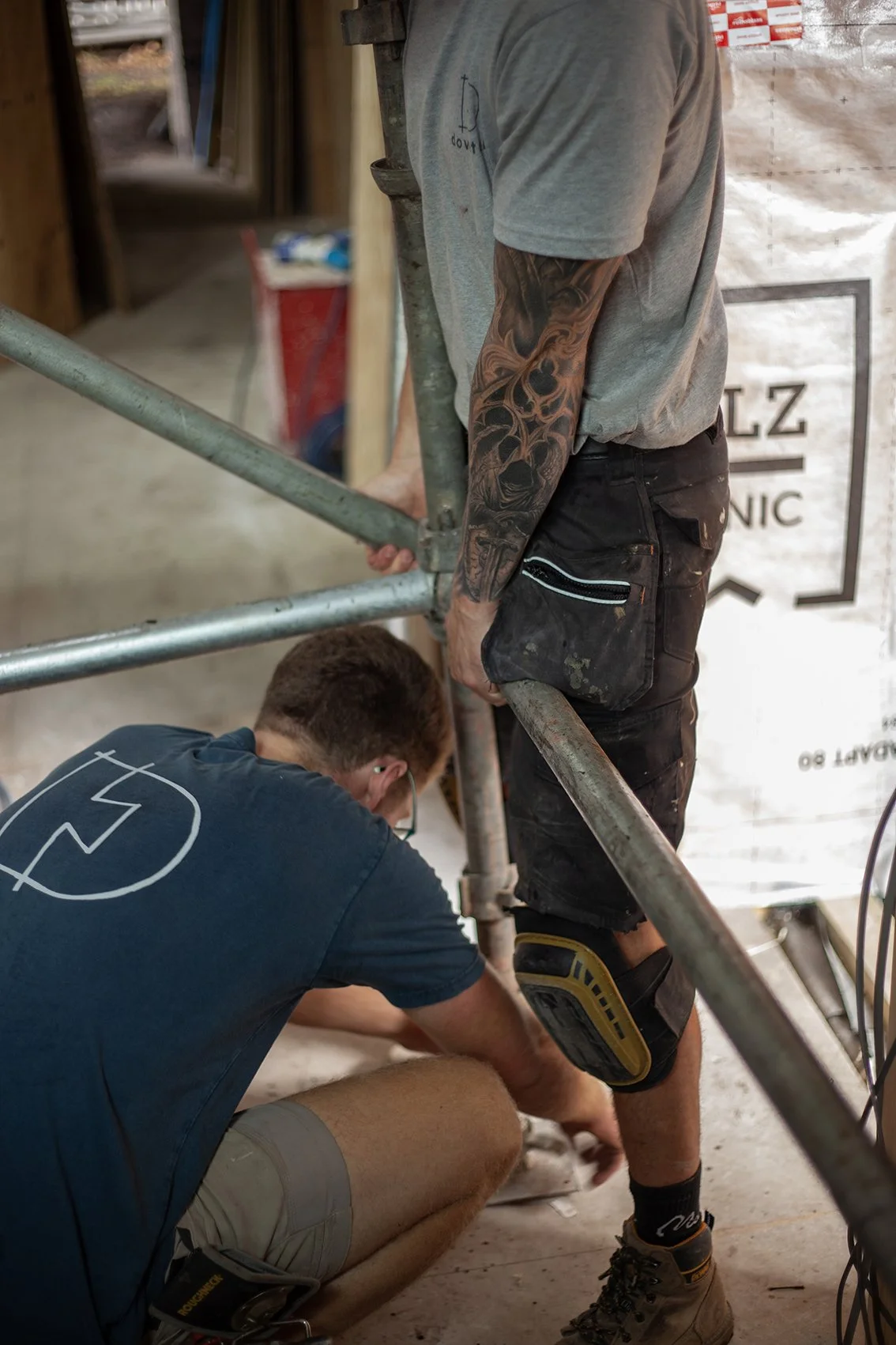 Dovetail ltd, a construction company in Bristol, UK.
The team at work on a timber frame house in St Werburghs.