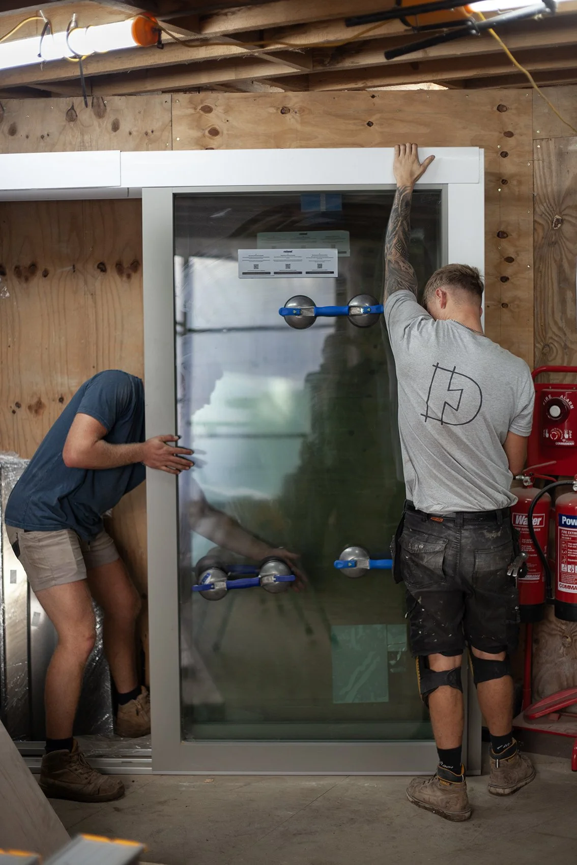 Dovetail ltd, a construction company in Bristol, UK.
The team at work on a timber frame house in St Werburghs.
