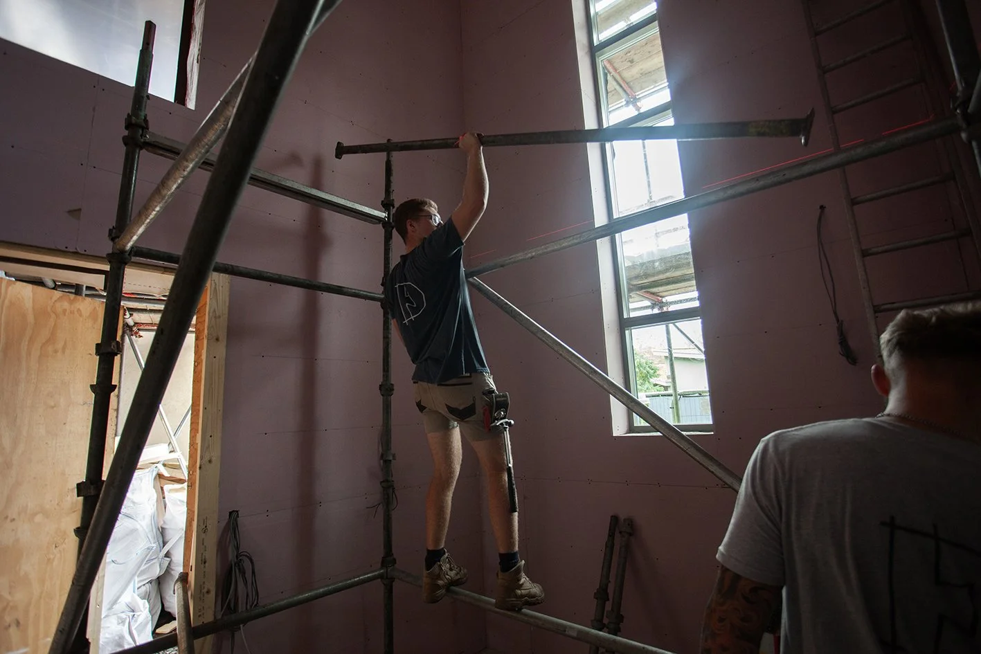 Dovetail ltd, a construction company in Bristol, UK.
The team at work on a timber frame house in St Werburghs.