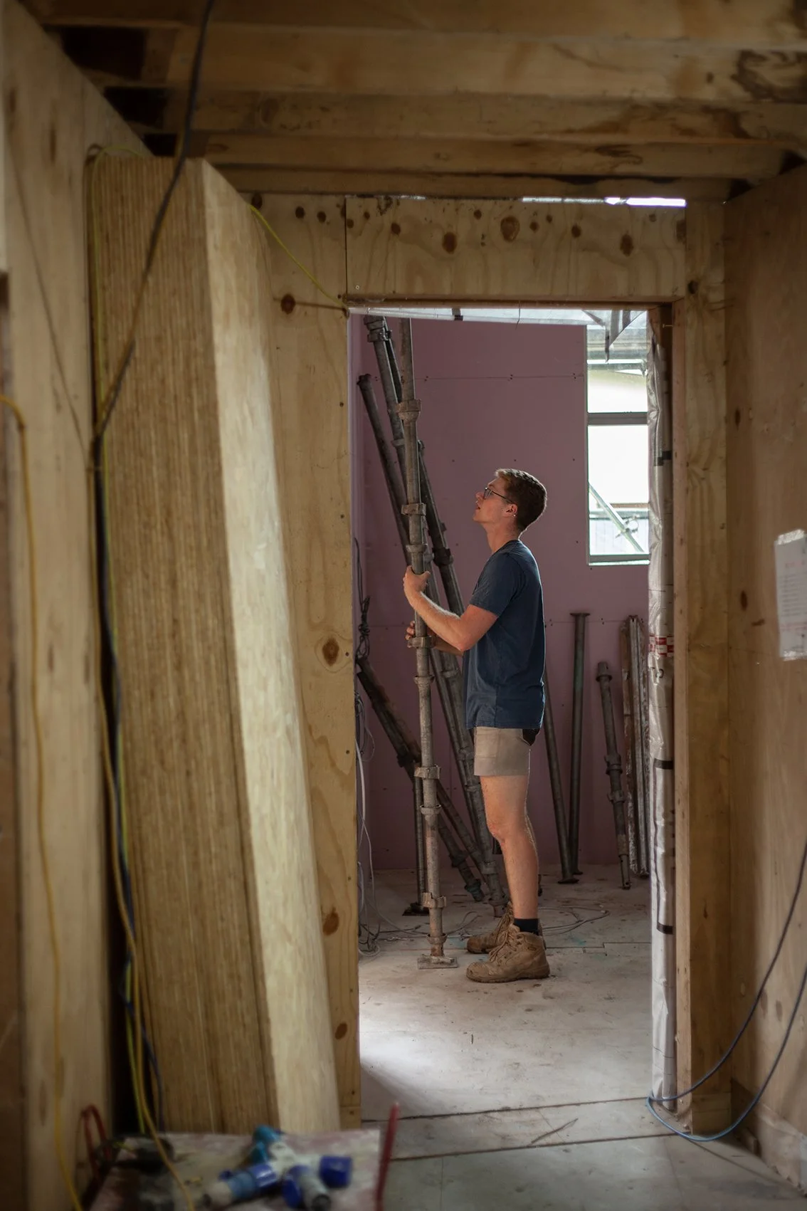Dovetail ltd, a construction company in Bristol, UK.
The team at work on a timber frame house in St Werburghs.