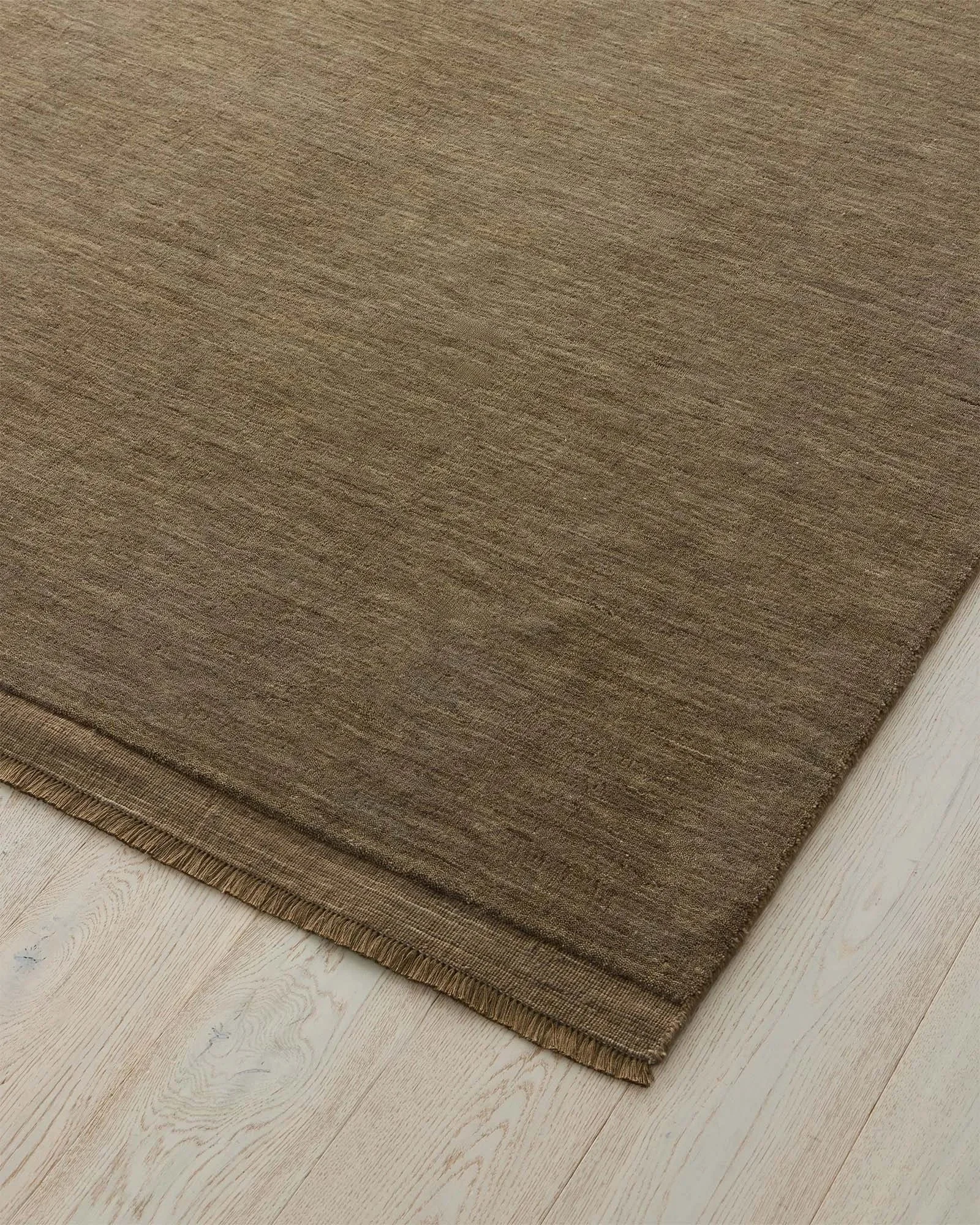 recyjZR7p5ZgohwyX_SILVIO-WALNUT-D.jpg