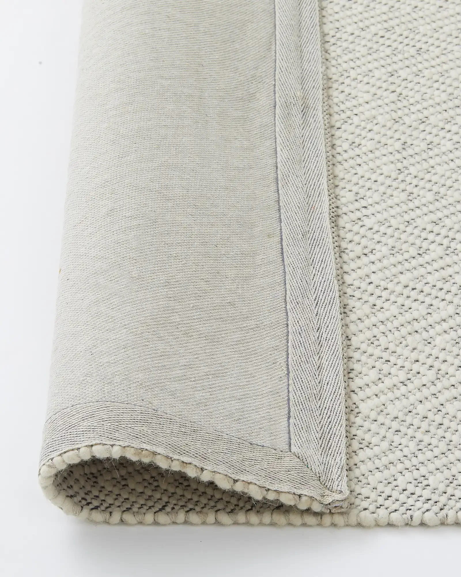recrmVtEjFClh9XAl_Matterhorn-Rug-Seasalt-Backing.webp