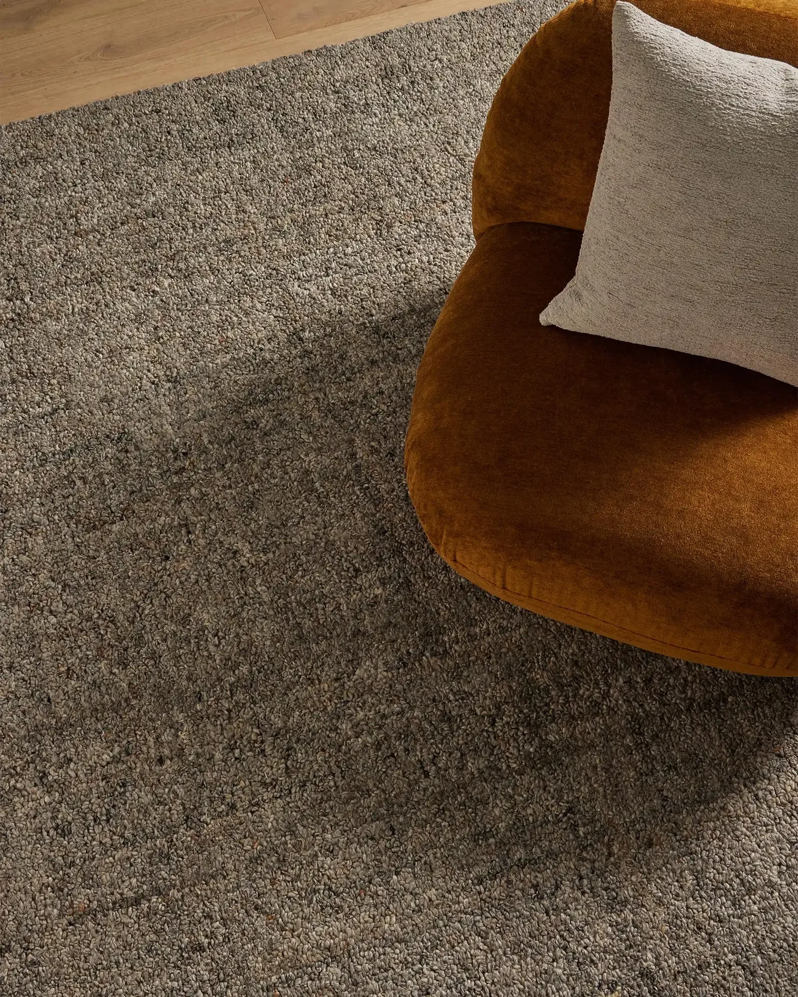 recjAwqf5z9cNwymE_Marceau-shale-laurent-oyster-rug-lifestyle.webp