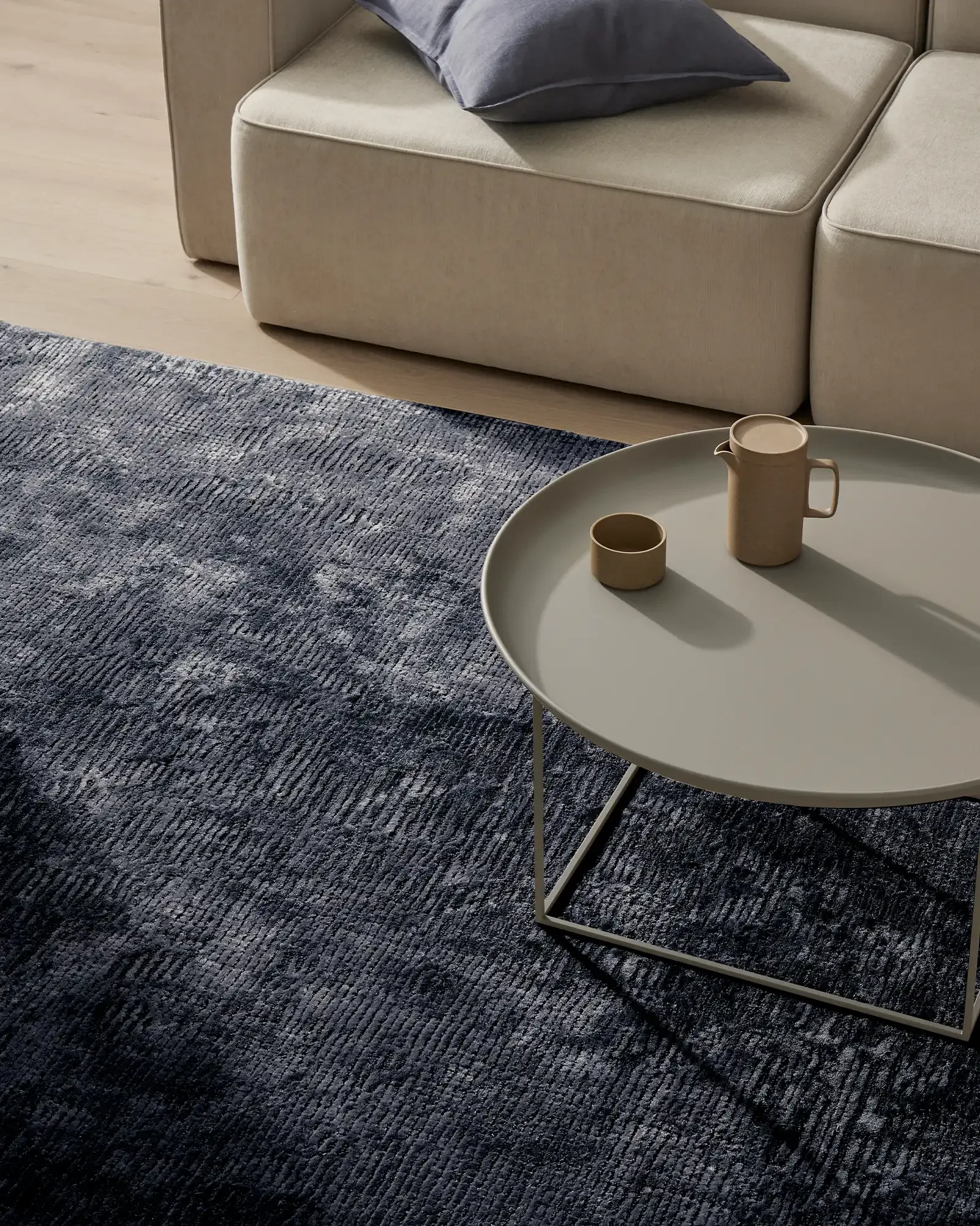 recSlTkFCK4ebgXZs_Glebe_rug_shadow_lifestyle.webp