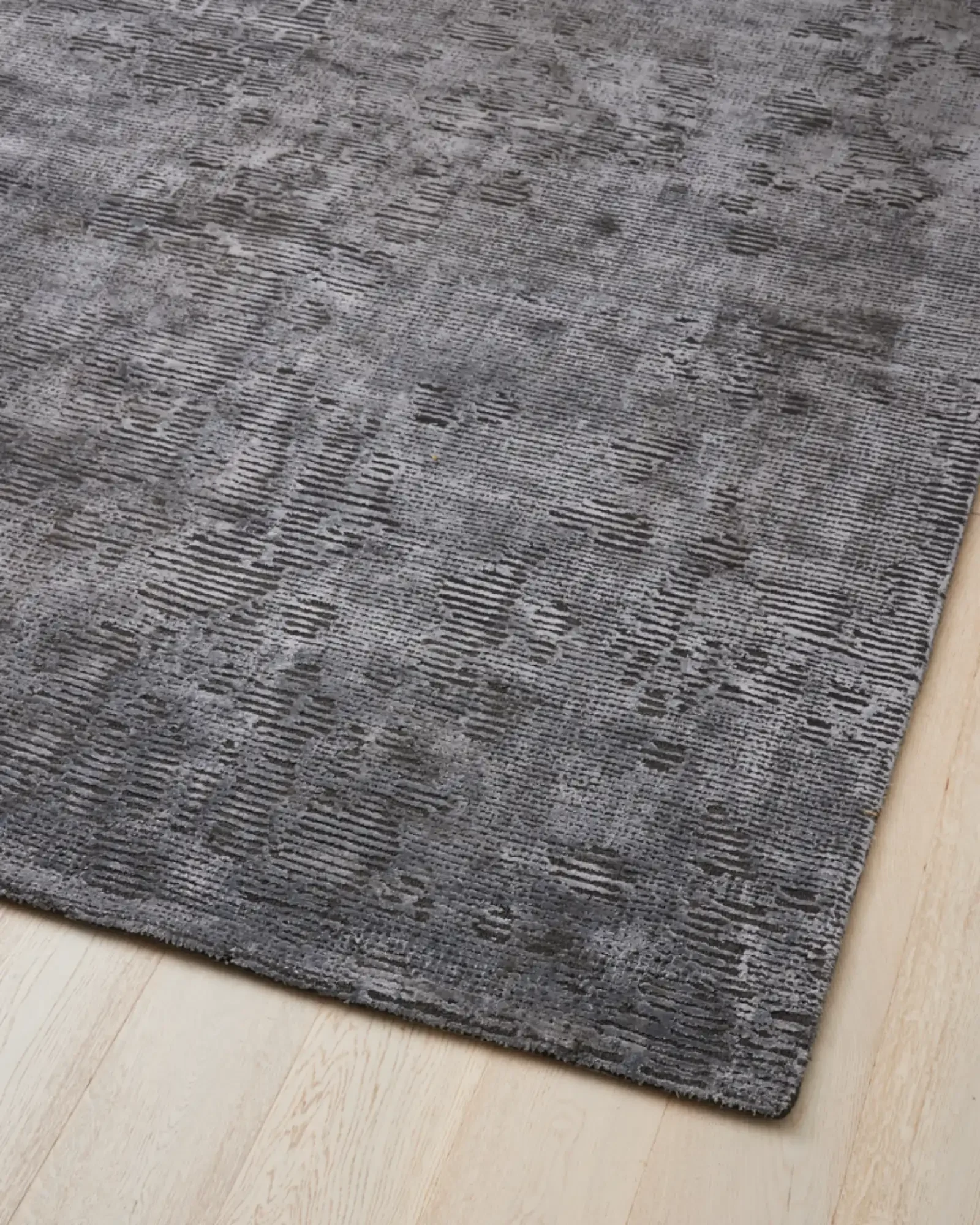 recCOSrZFHeQm8NIB_Glebe_rug_shadow_weave_corner_floor.webp