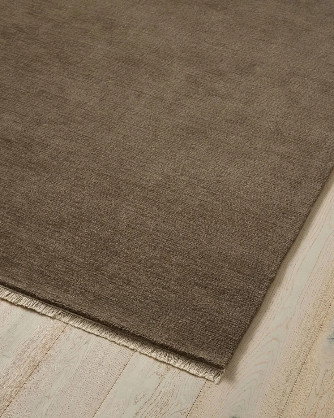 recV0YvLMTfOiJPjI_alessandre_taupe_corner_wood.jpg