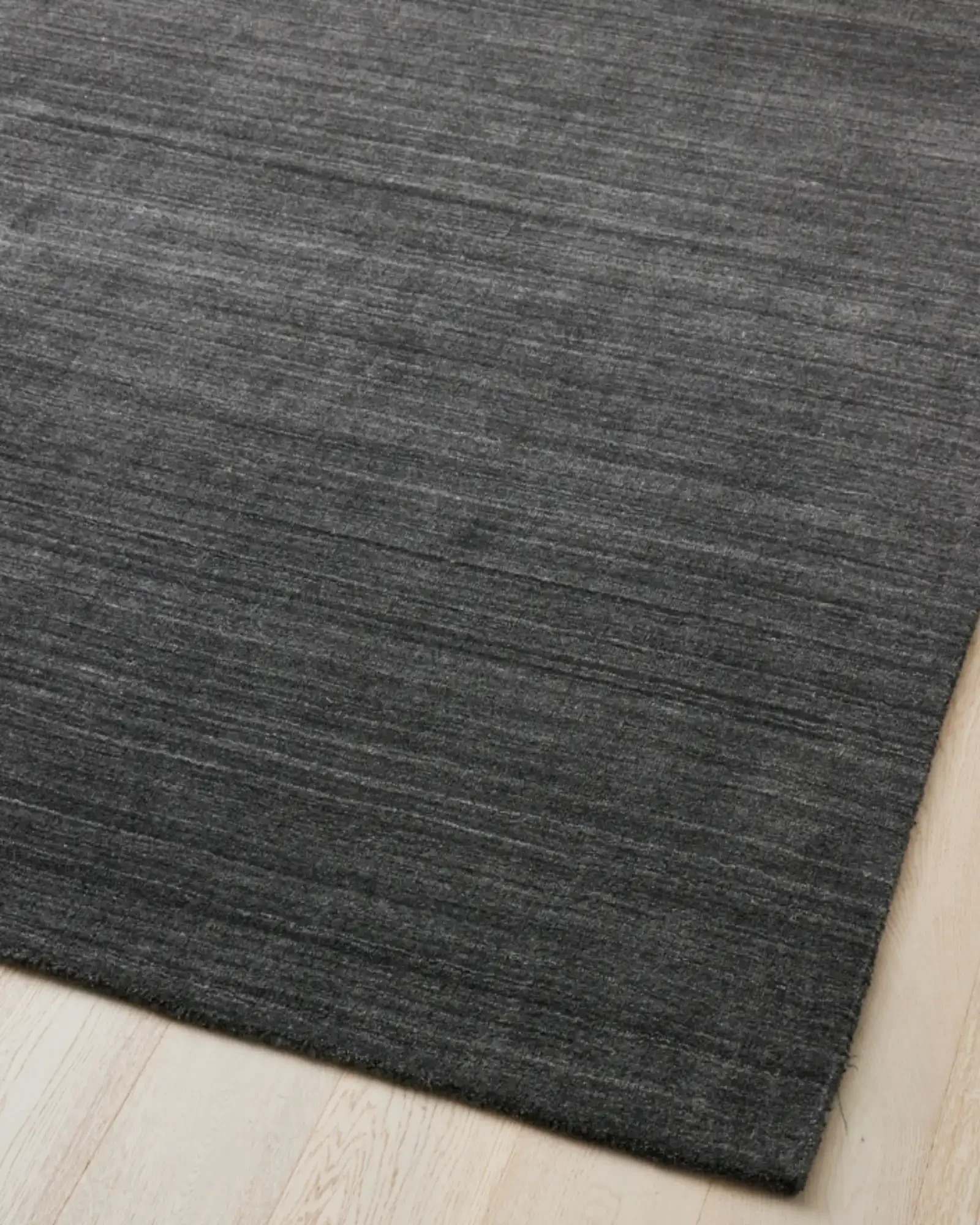 recq8aRuxlO6OnJuC_Gippsland-Rug-Alloy-Weave-corner-floor.webp