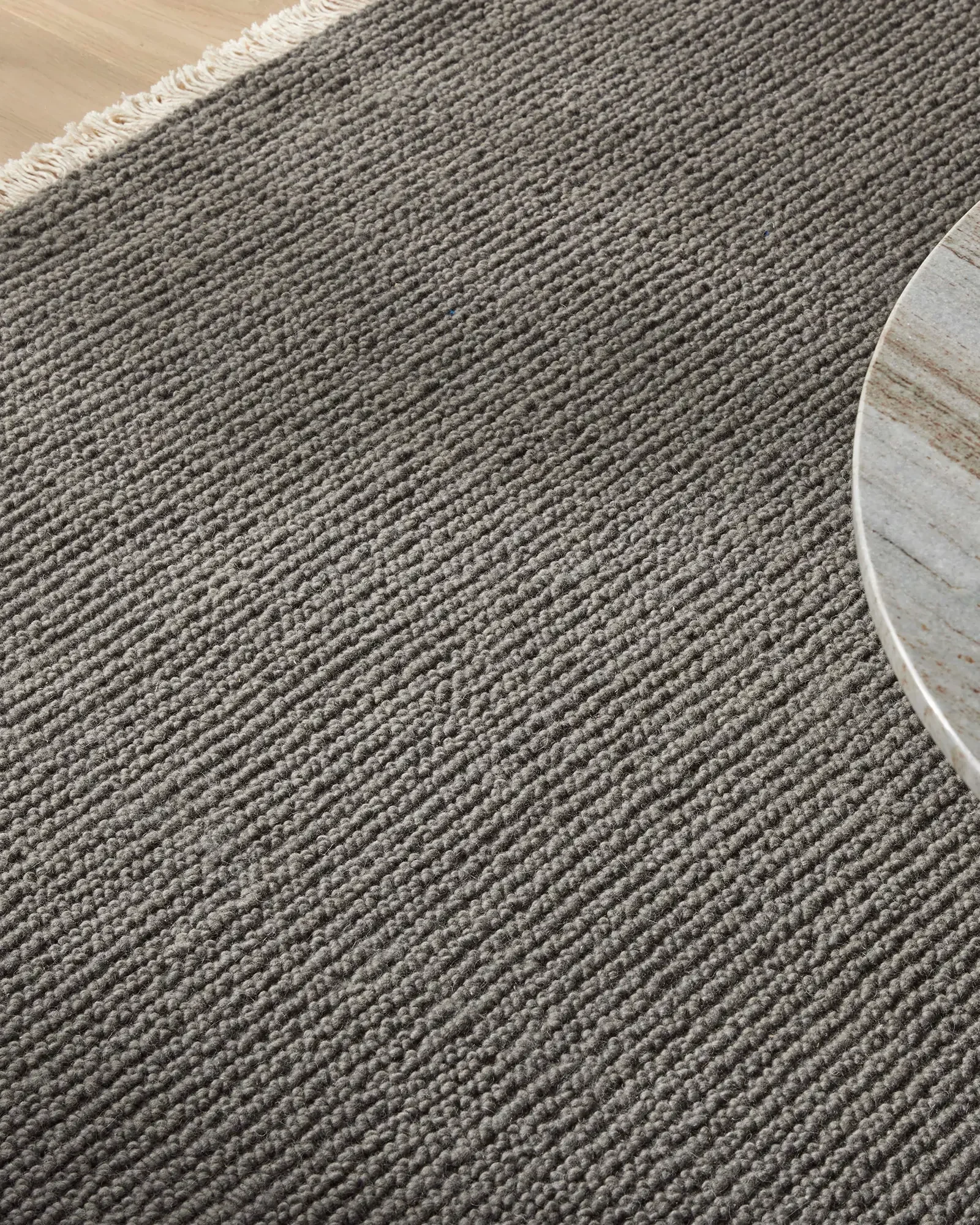recptbytT4w7wRM4X_Fabien_echo_rug_lifestyle1.webp