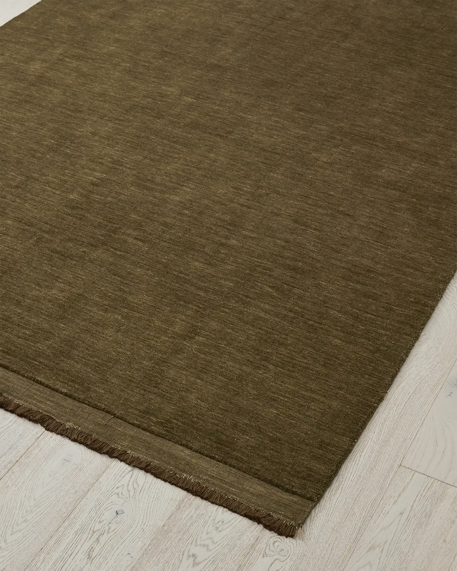 reczanYg91TzF87WZ_Silvio-rug-Oakmoss-1.webp
