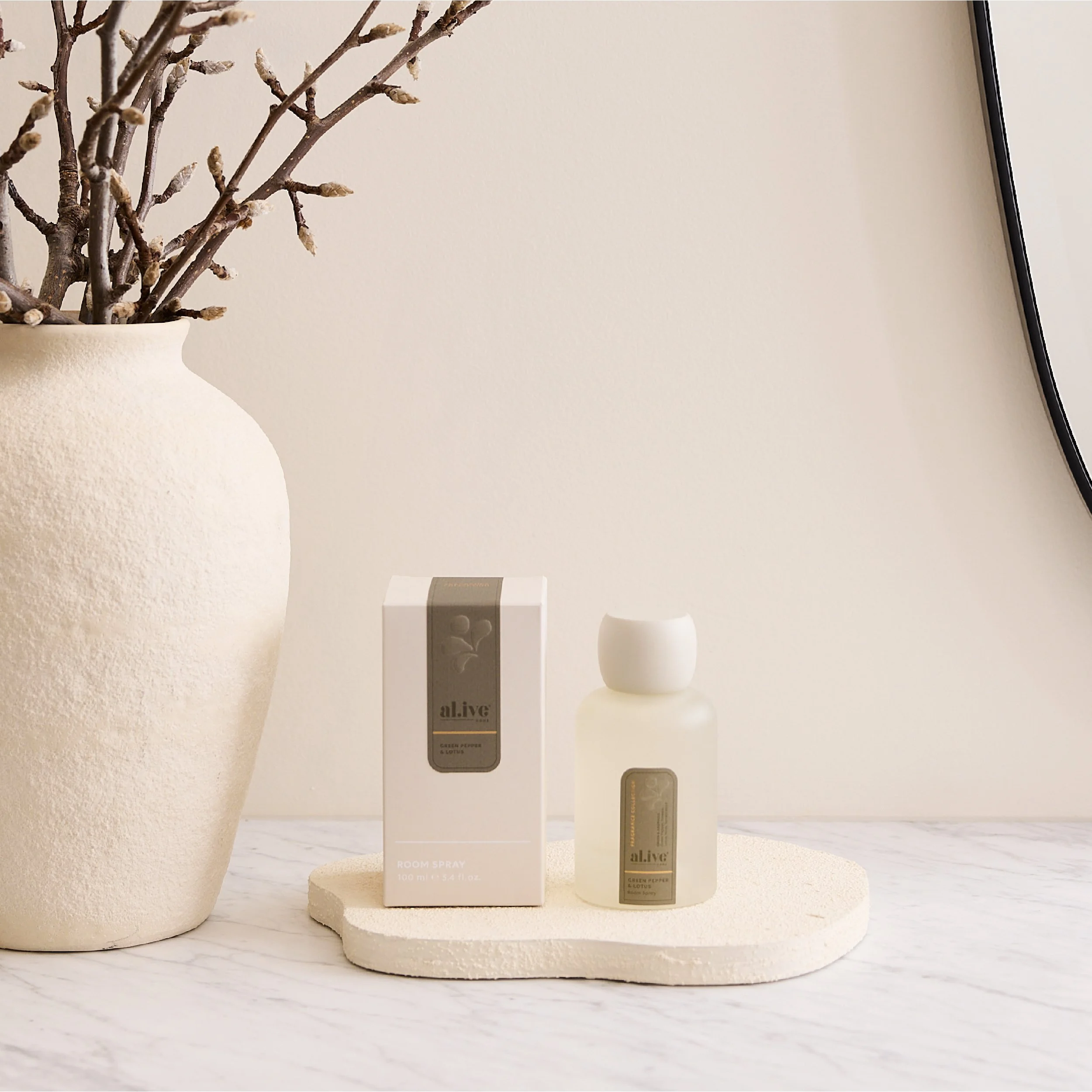 Fragrance_Styled-Imagery_Room-Spray_13.jpg