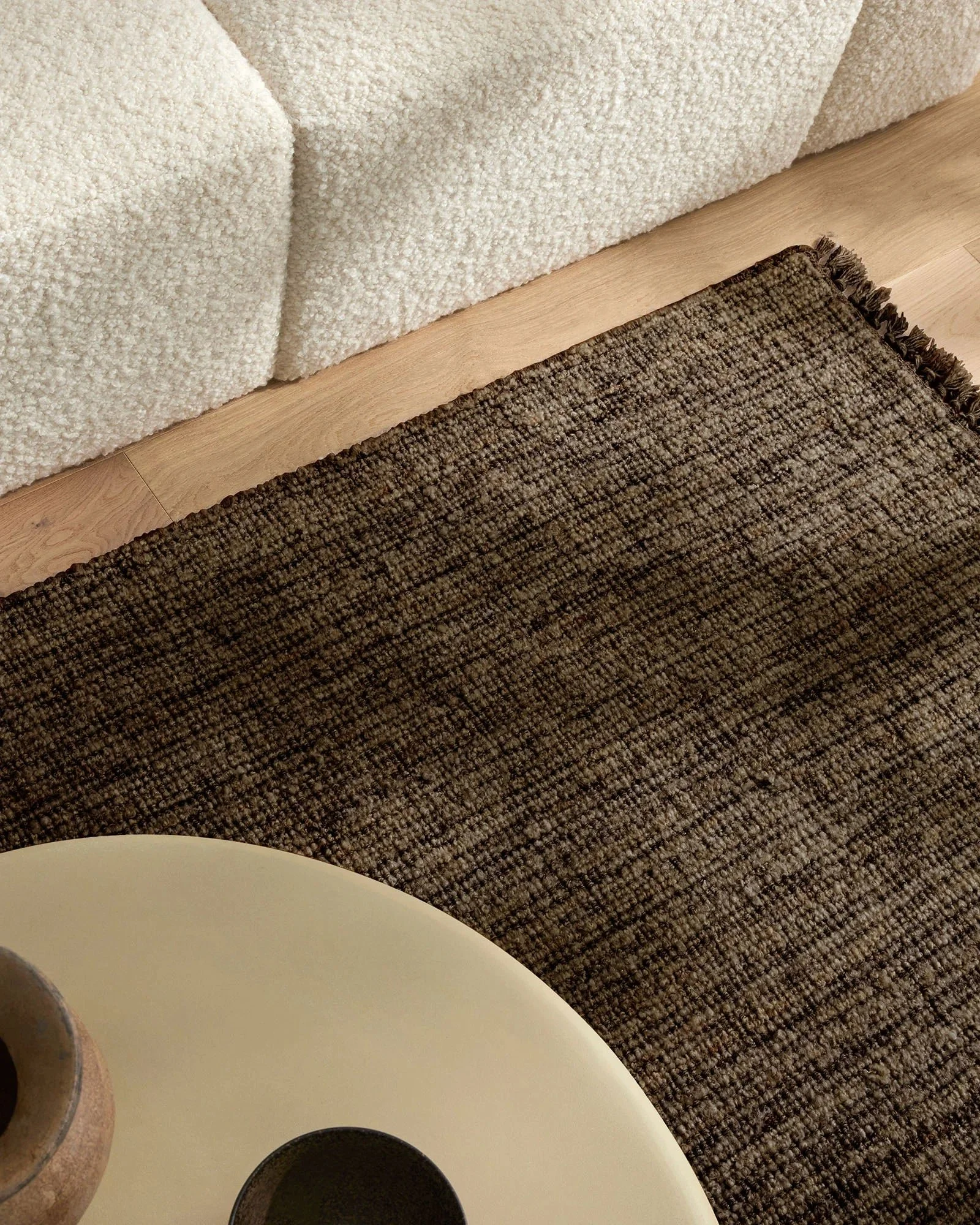 recOGVC9ue4V5nD6U_Puglia_fossil_rug_lifestyle2.jpg