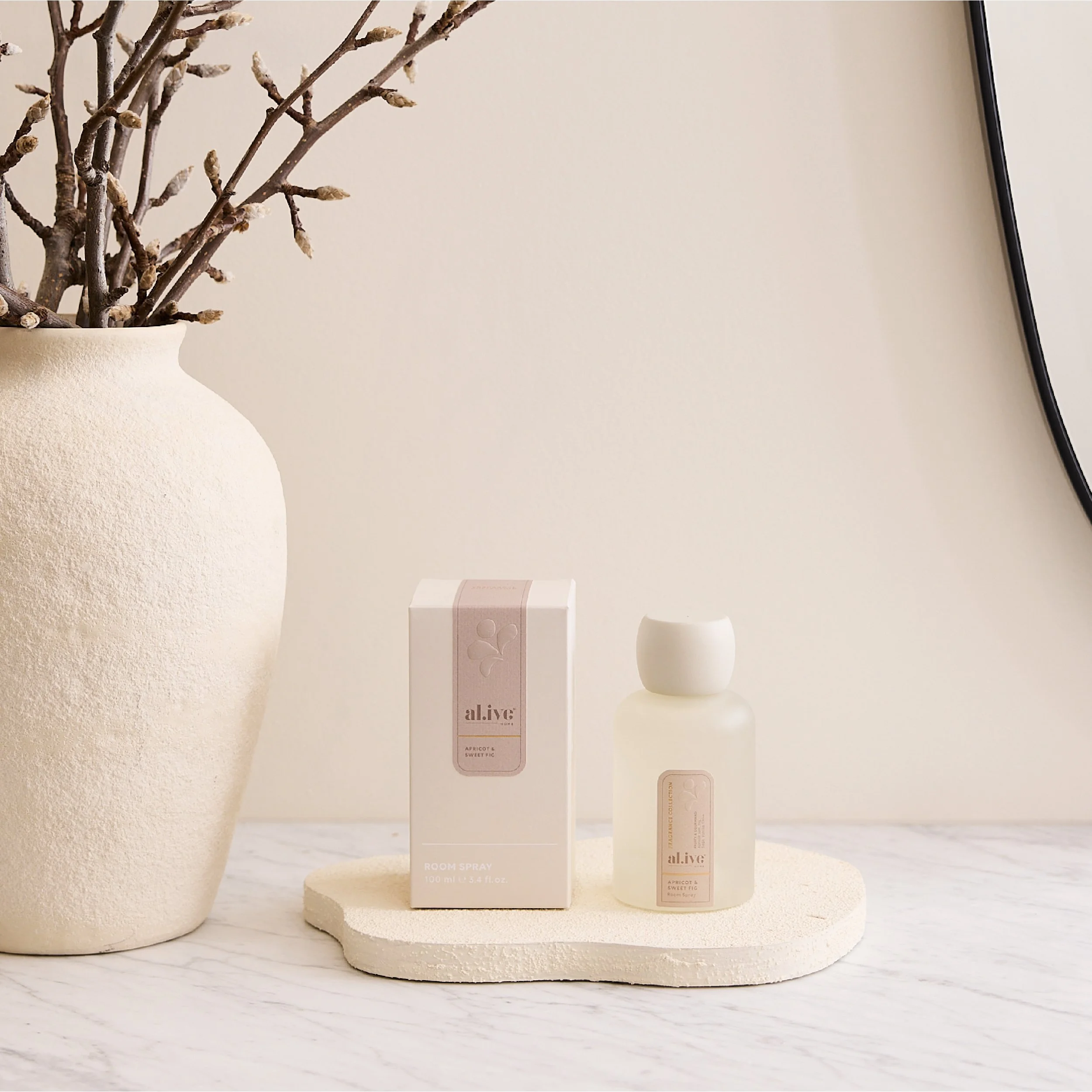Fragrance_Styled-Imagery_Room-Spray_9.jpg