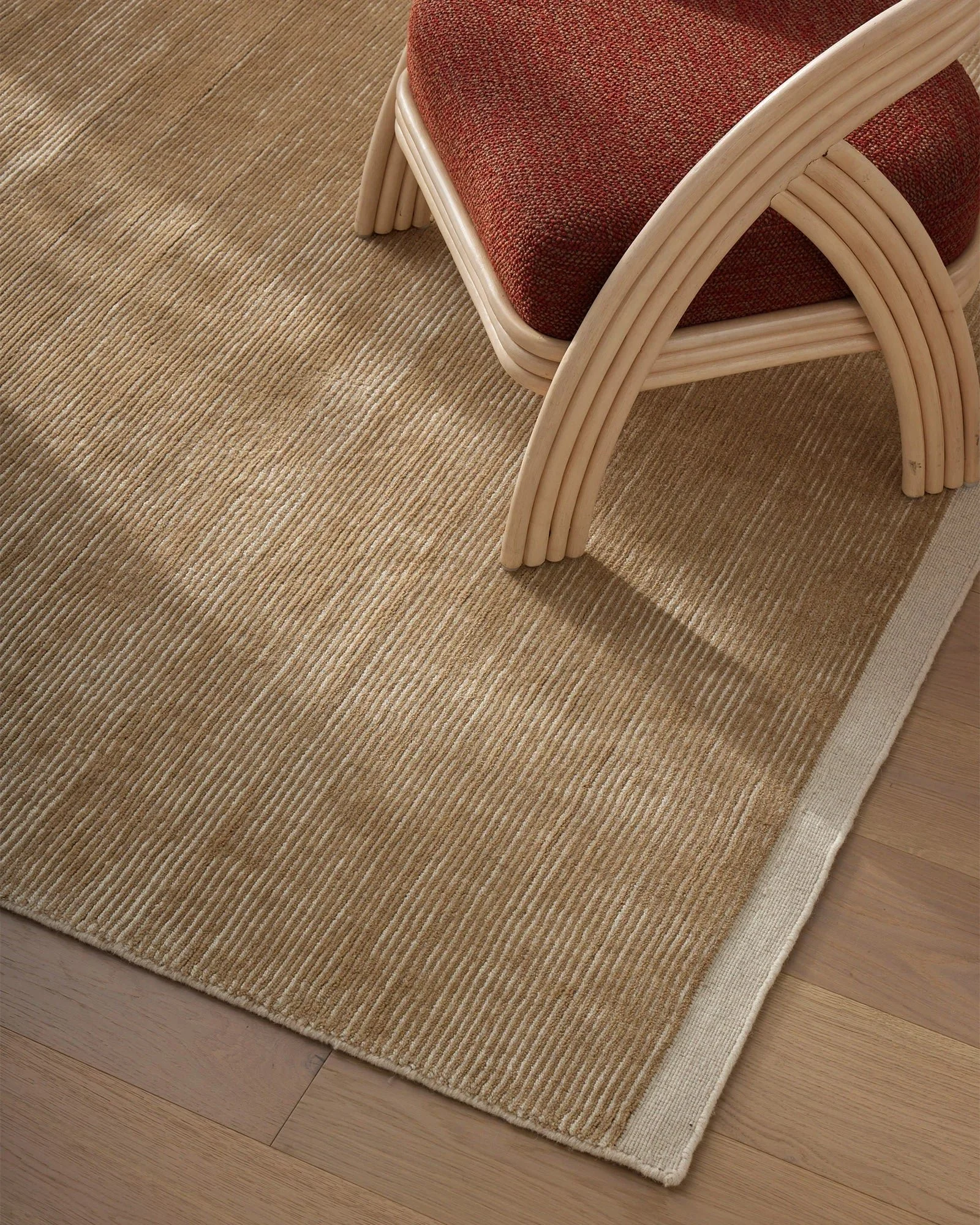 recE9fzsG5duyWjvm_Remo_Sand_Rug_Lifestyle1.jpg