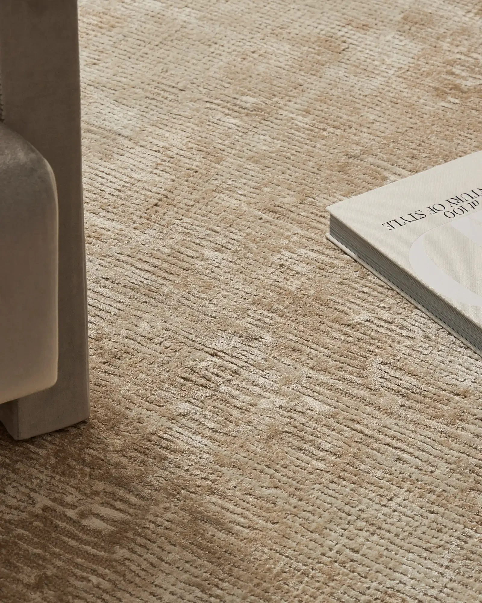rece5Pu3JCkSpwdJv_Glebe_Rug_Oat-Lifestyle.webp