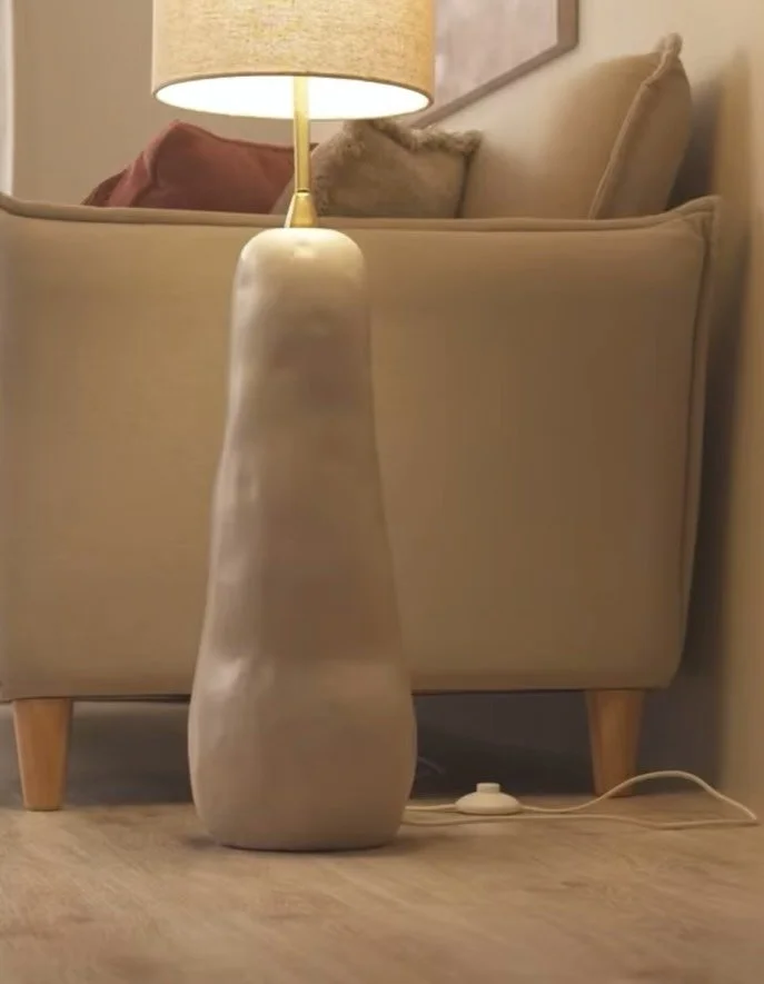 Soft curves, natural tones, and a touch of modern minimalism. This sculptural floor lamp brings a warm, organic presence to any space&mdash;quiet, refined, and effortlessly stylish.

#InteriorDesign #HomeDecor #DesignInspiration #ModernLiving #Minima