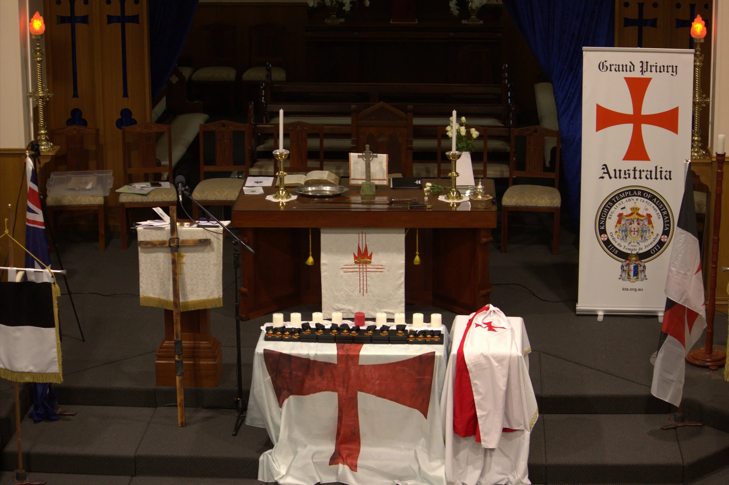Altar 2.jpg
