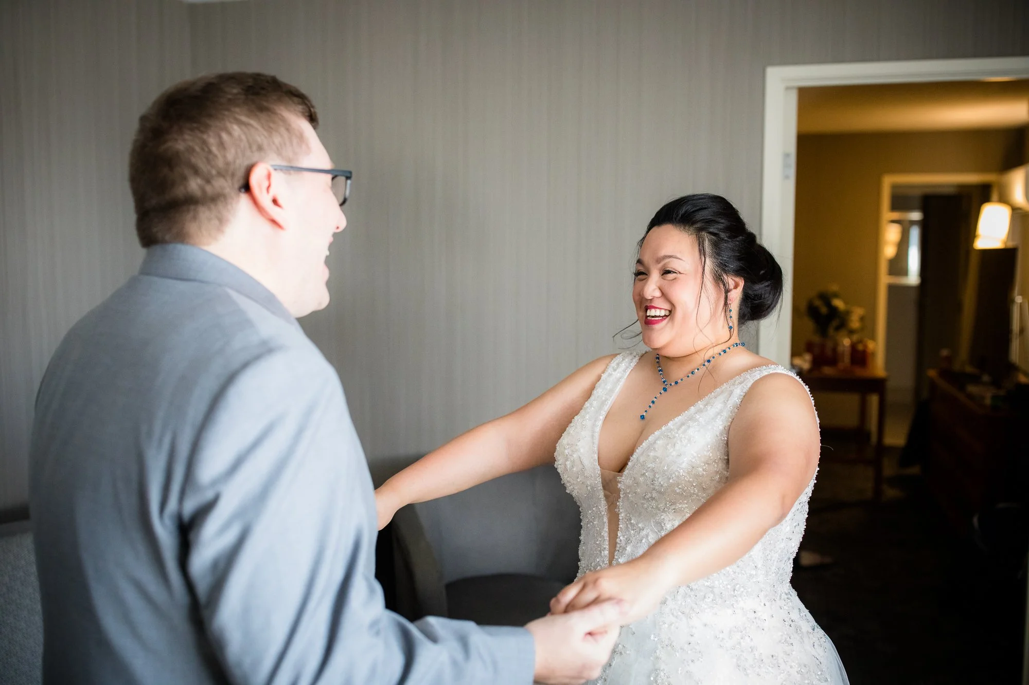 Riverhouse_at_Goodspeed_Station_Weddinggettingready_CT-4.jpg
