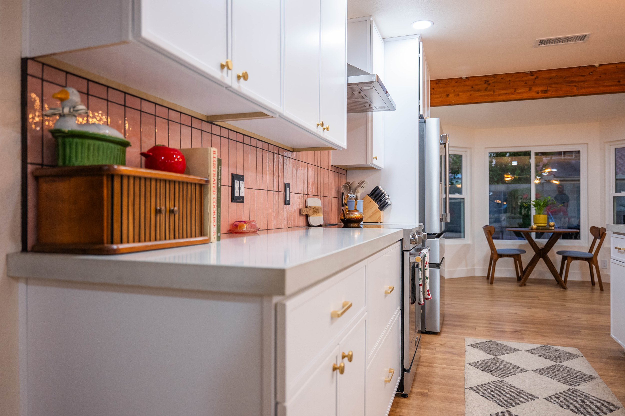 Final renovation image of a Phoenix kitchen featuring premium materials and high-quality craftsmanshi