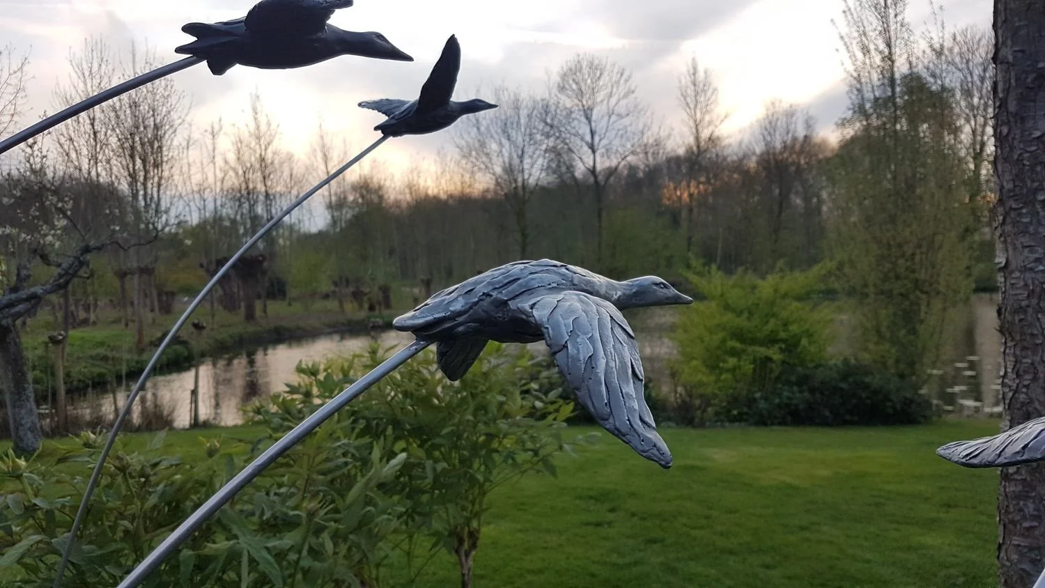 Flying ducks - Bronze Sculpture