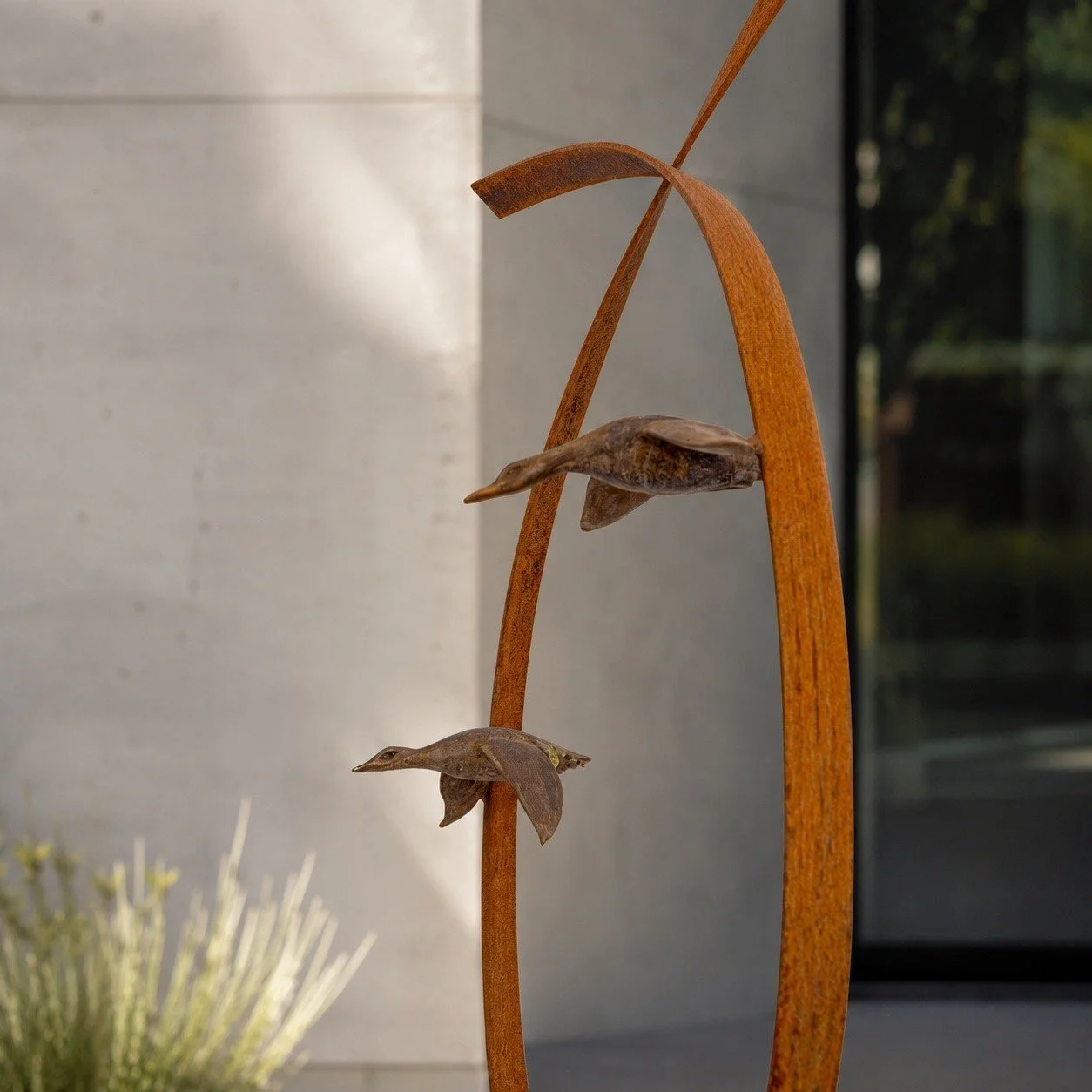 flying-ducks-seasons-in-motion-bronze-corten-steel-garden-sculpture-laurens-spier (8).jpg