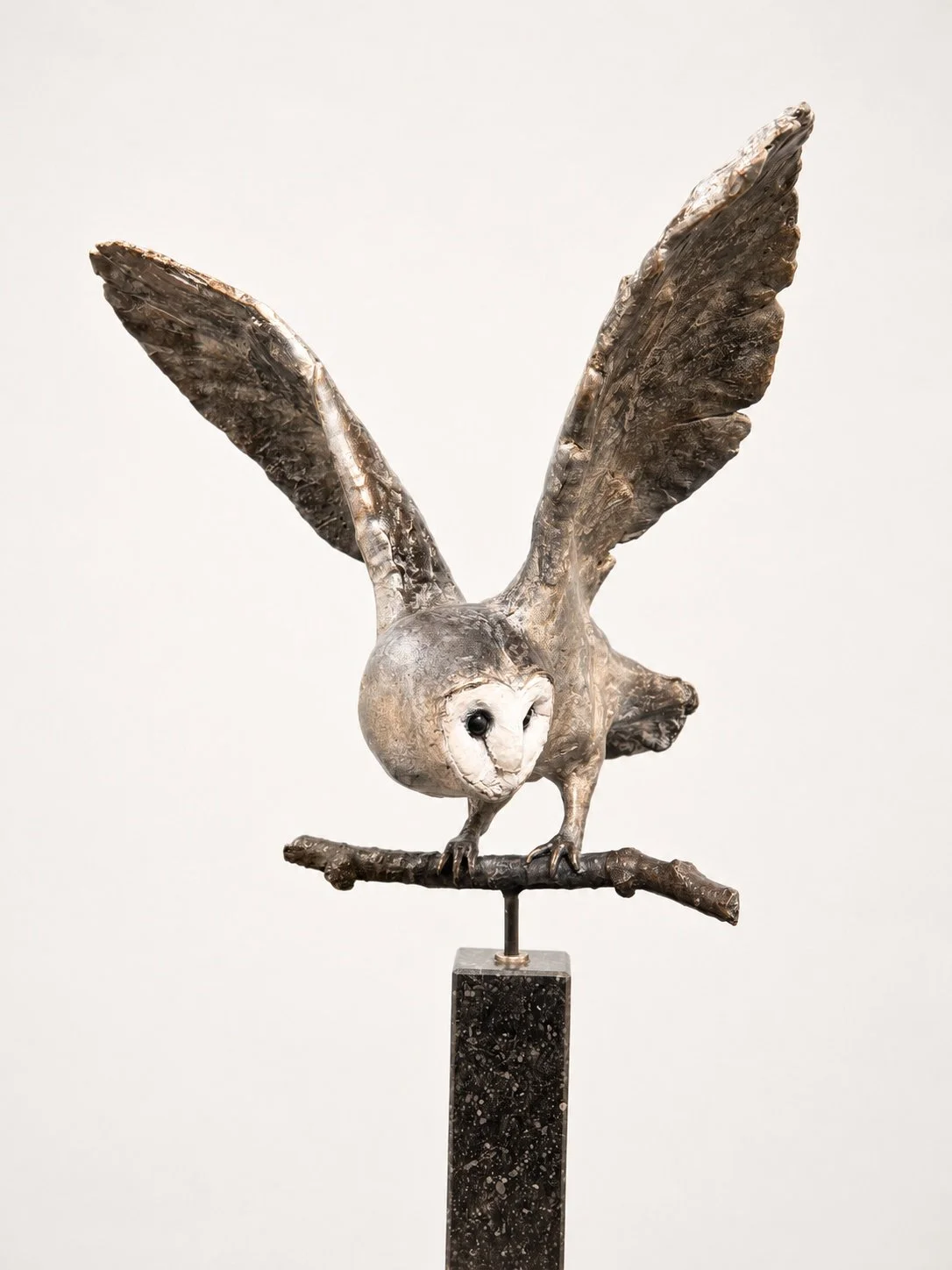 barn-owl-ready-to-strike-kerkuil-brons-bronze-sculpture-laurens-spier (4).jpg