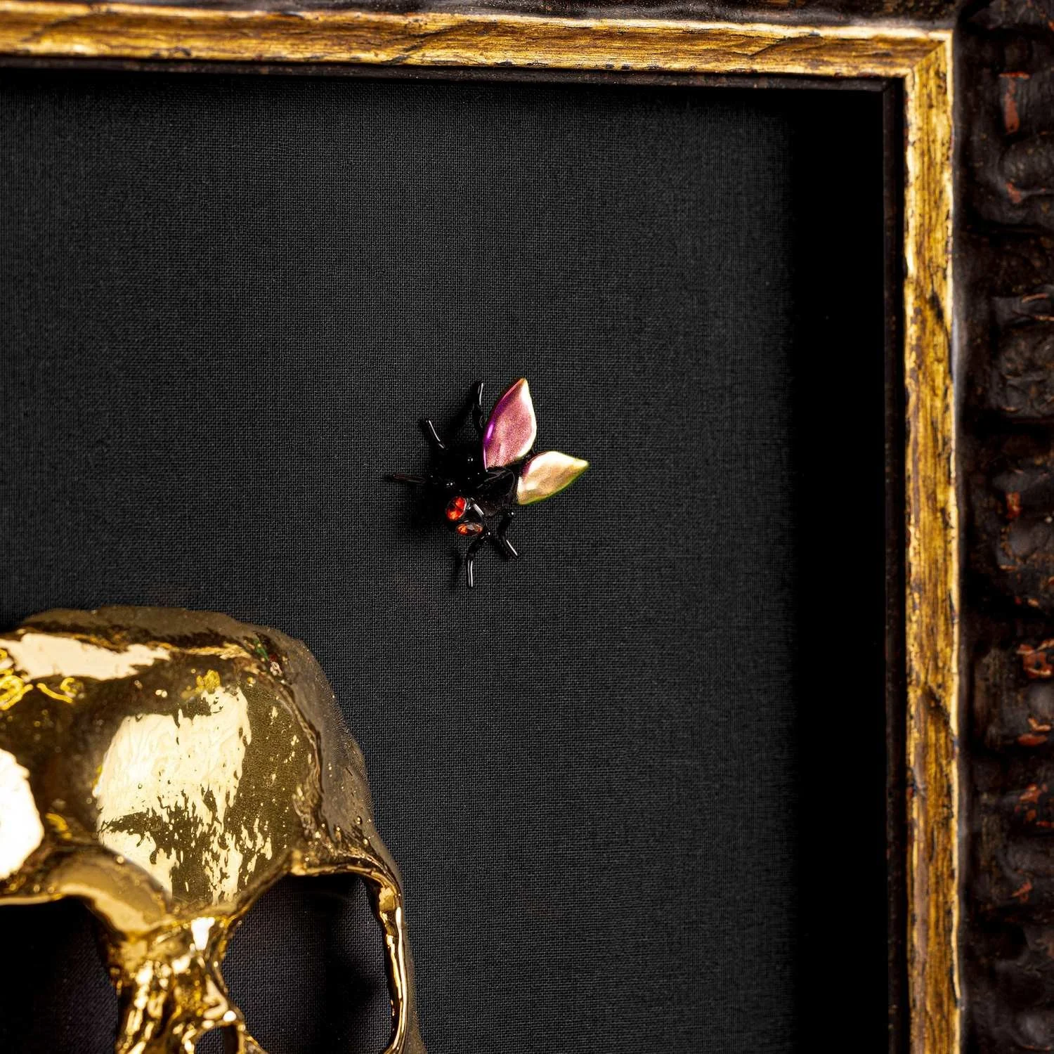 memento-mori-gilded-skull-wall-sculpture-laurens-spier (4).jpg