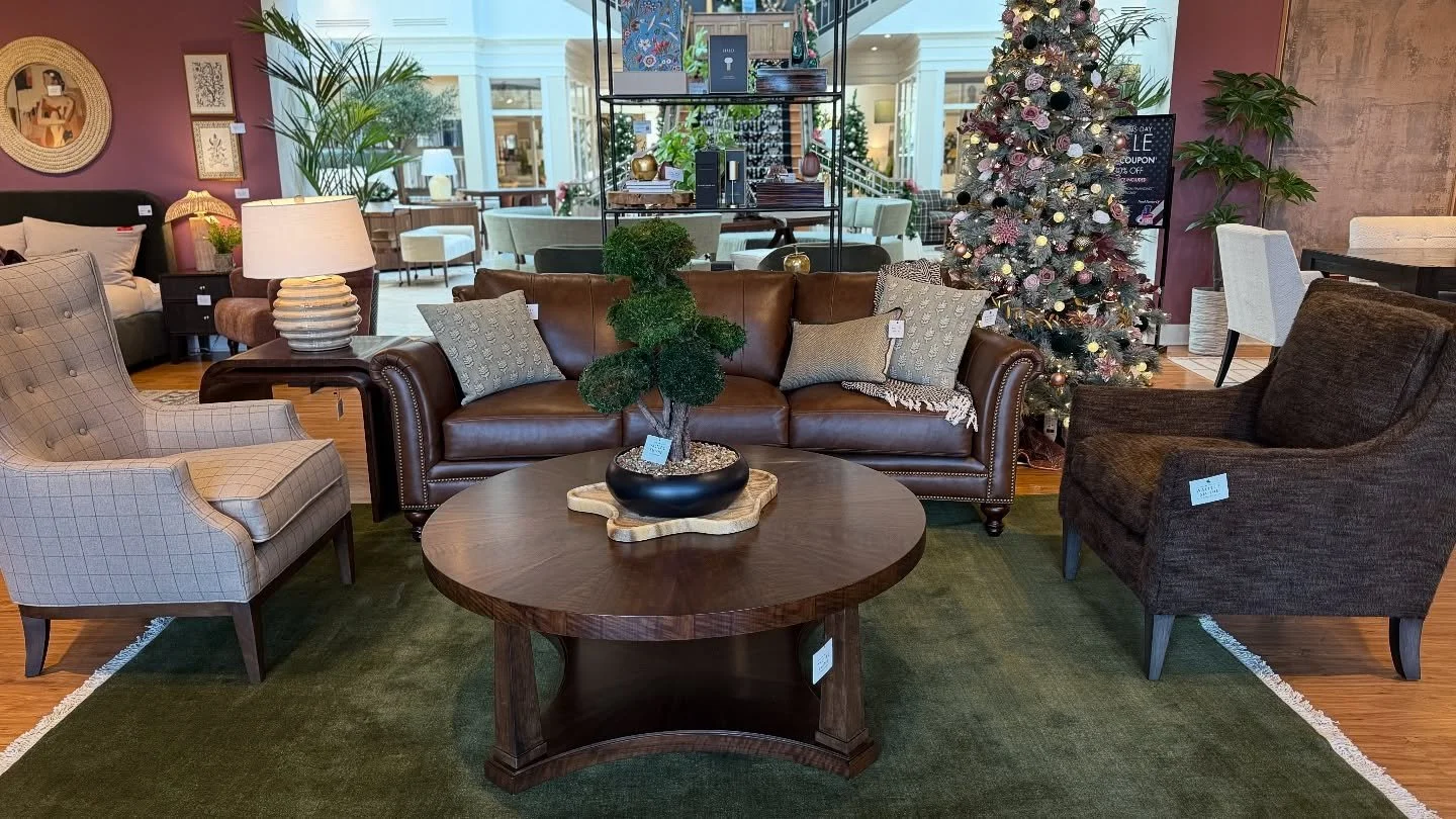 A festive scene that&rsquo;s ready for company. Leather, upholstery, and casegoods from Hooker Furnishings set the stage for the season &mdash; and there&rsquo;s still time to make it yours before Christmas. 

#HookerFurnishings #HolidayStyle #HomeFo