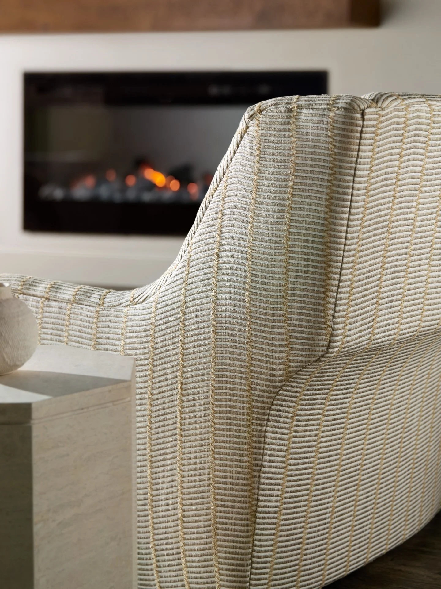 Cozying up by the fire this cold Monday feels even better in the Karina Swivel Chair &mdash; soft curves, easy comfort, and the perfect spot to start the week.

#KarinaSwivelChair #HFCustom #HookerDomesticUpholstery #HFChicagoTeam #DesignDetails #Coz