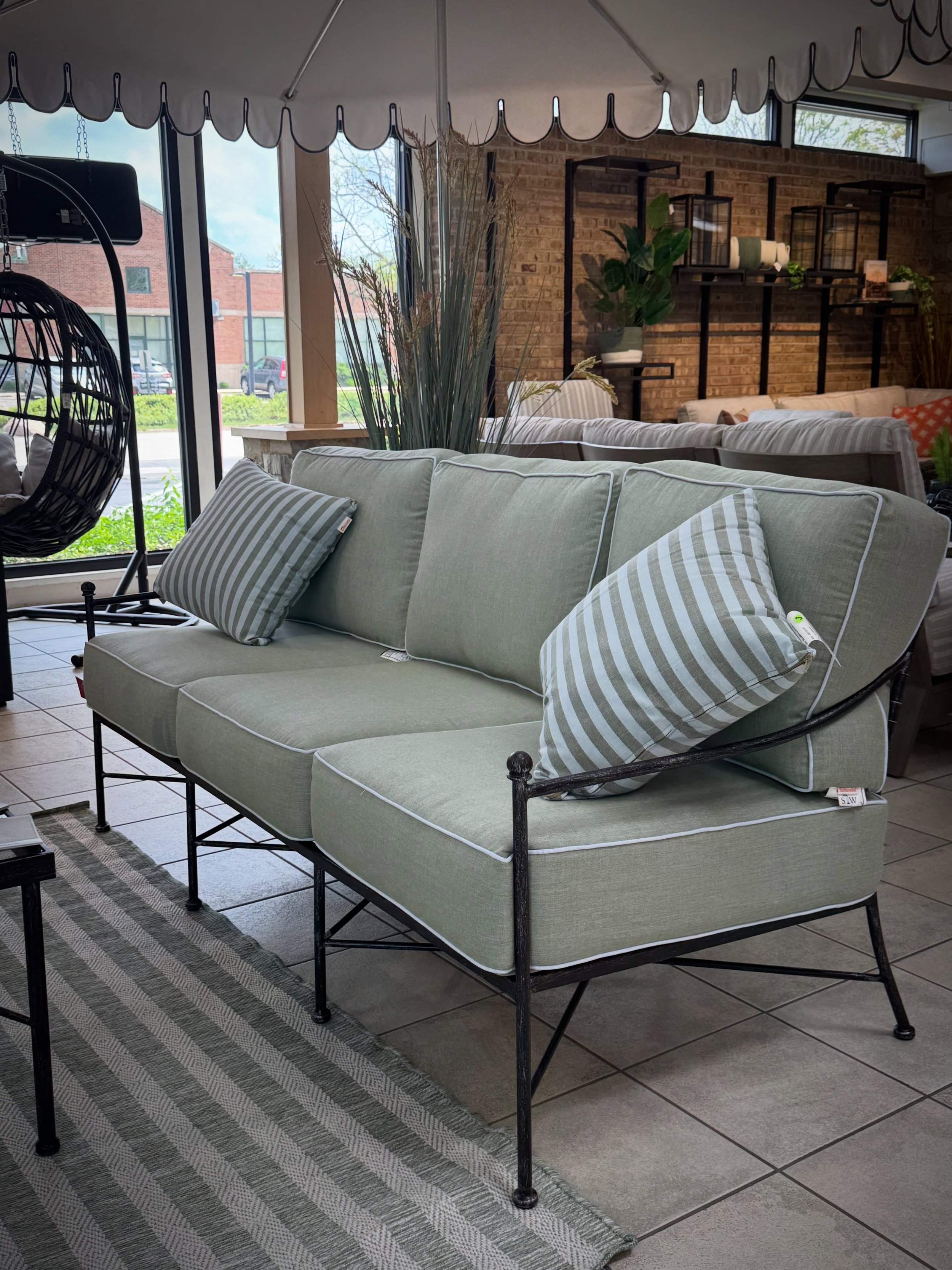 Summer is here, and it&rsquo;s time to slow down, soak up the sunshine, and enjoy outdoor living in comfort. The Provence Sofa by Sunset West creates the perfect setting for long evenings, relaxed weekends, and every moment in between.

#SunsetWest #