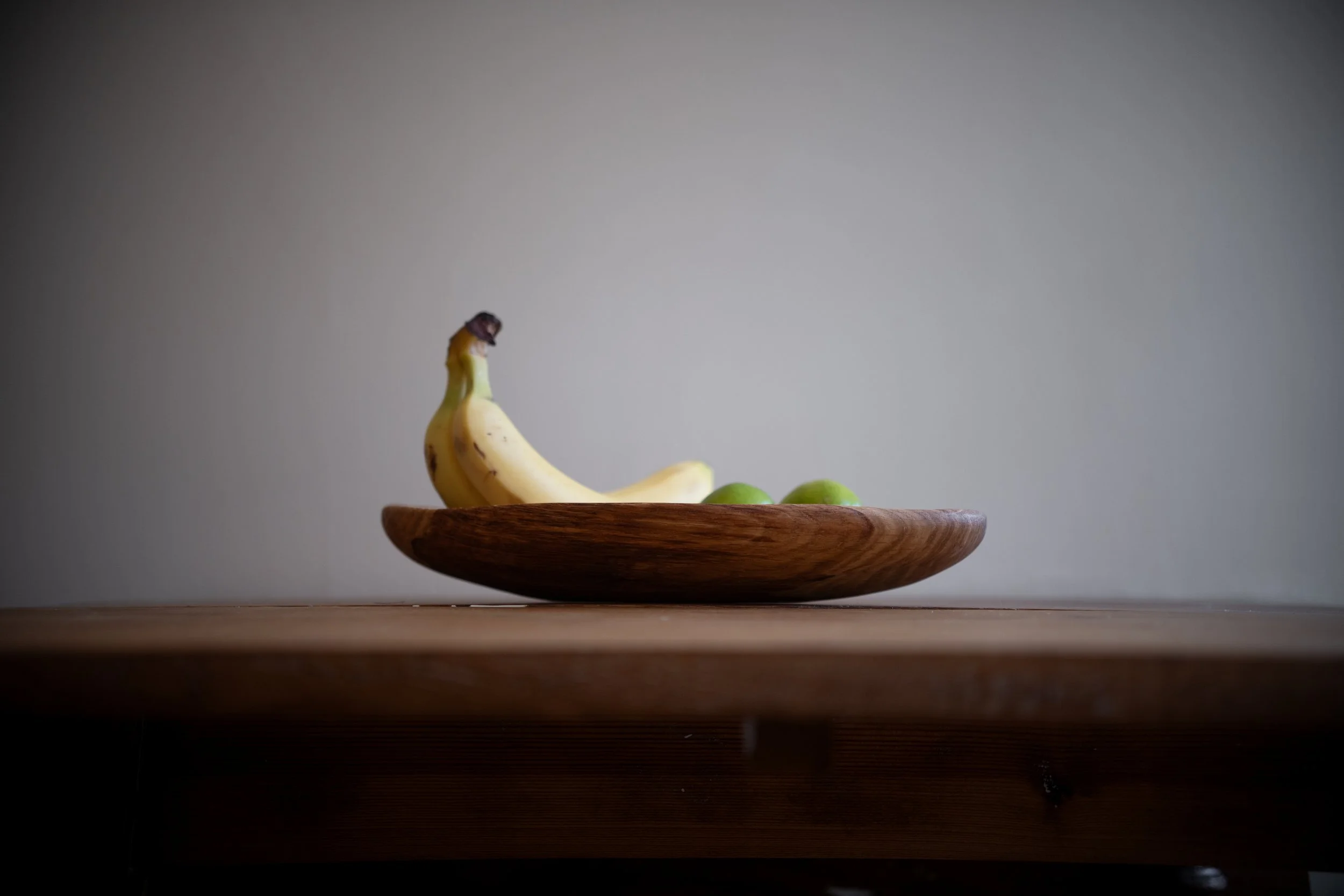 Spiken Snickeri är ett svenskt designinriktat snickeri i Floda utanför Göteborg. Vi, Hampus och Vilhelm, skapar exklusiva träprodukter i massivt trä med fokus på form, känsla och hållbar kvalitet.

Vårt arbete omfattar både möbler och inredningsdetal