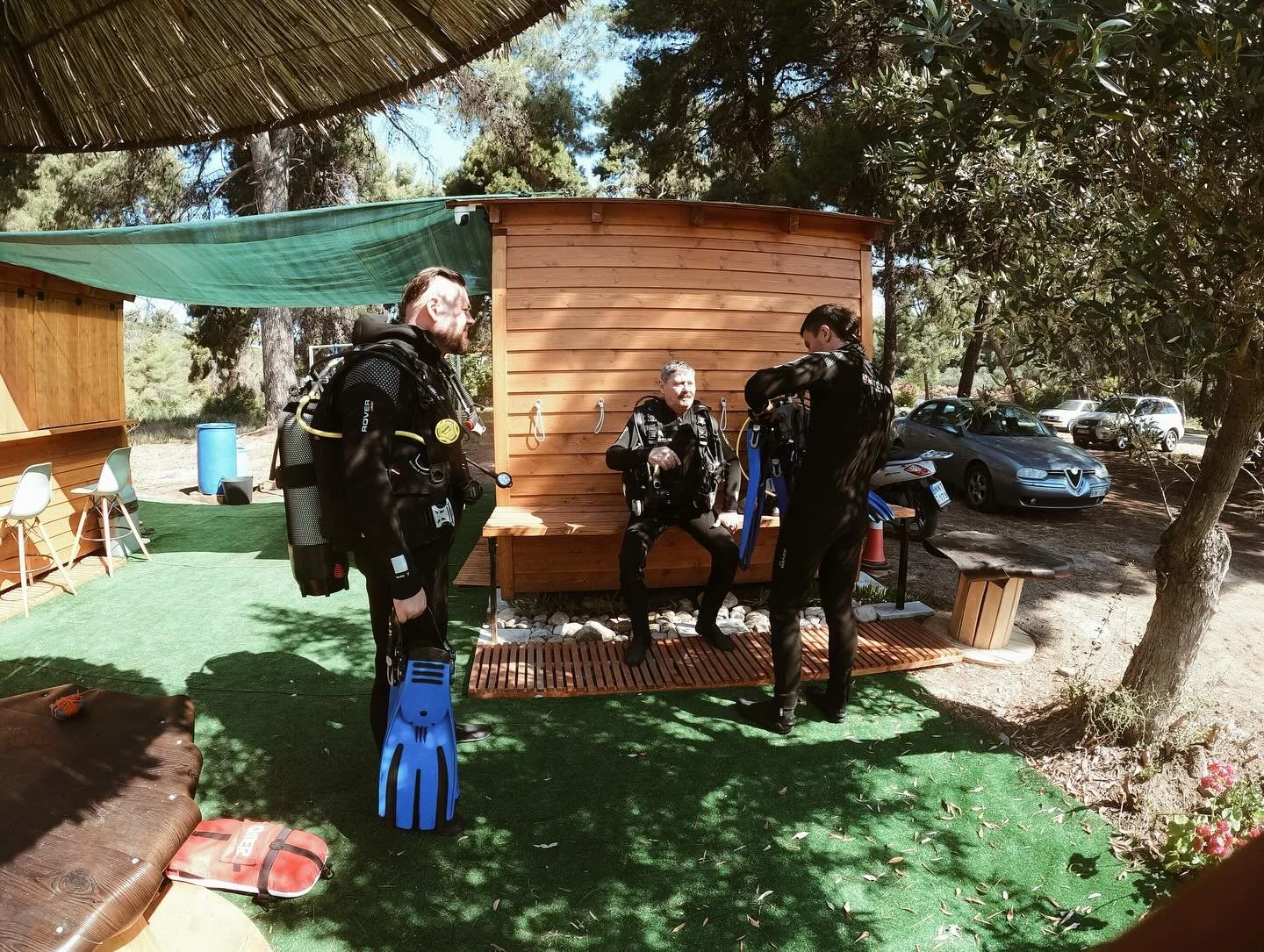 Make your first time diving worth it, dive into a cave! 🤩

#diving#try#tryscuba#scubadiving#dive#discover#explore#cave#sithonia#neosmarmaras#greece#halkidiki_explorers#chalkidikigreece