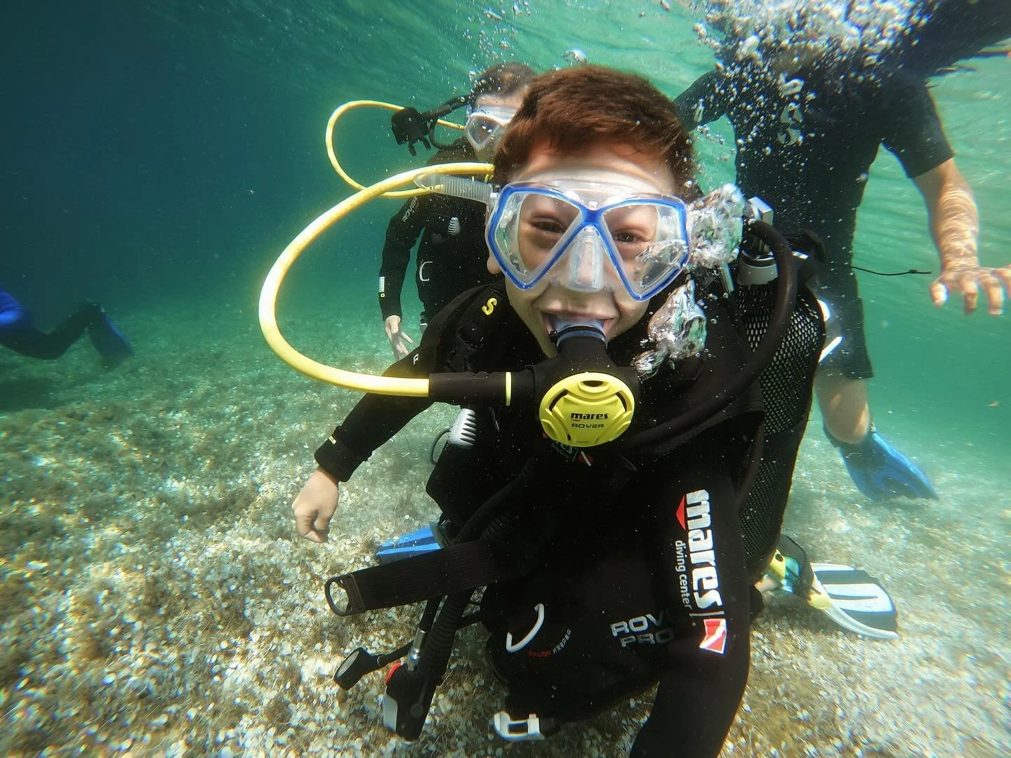 Diving is fun! 

#diving#tryscuba#sithonia#halkidiki#scubadiving#dive#mares#fun#kids#8