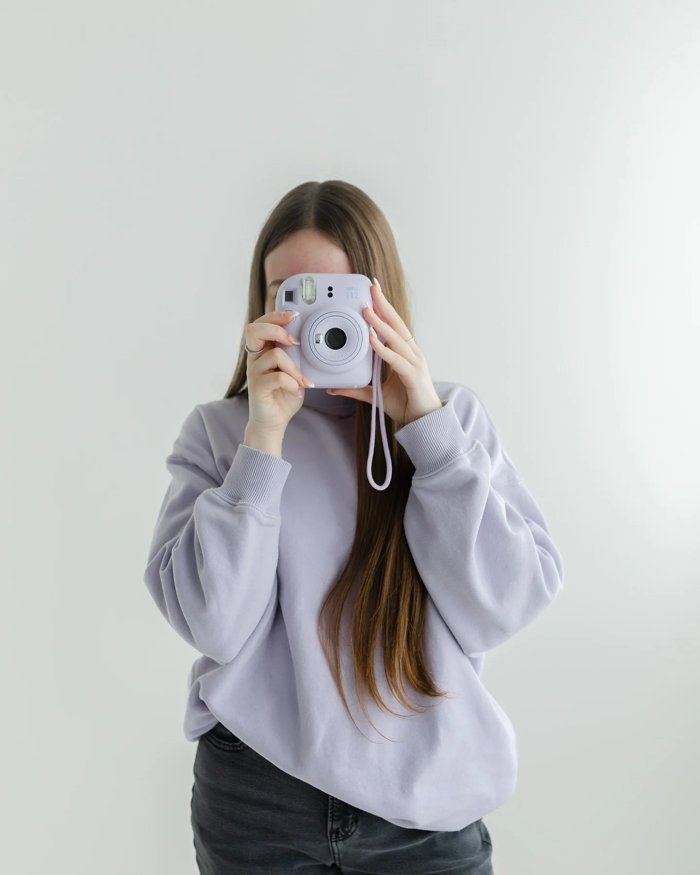 One of my favourite parts of this job is getting to capture creatives right at the start of something new.

@jordynm.photography is just getting her biz off the ground, and this session was all about leaning into her brand identity, getting clear on 