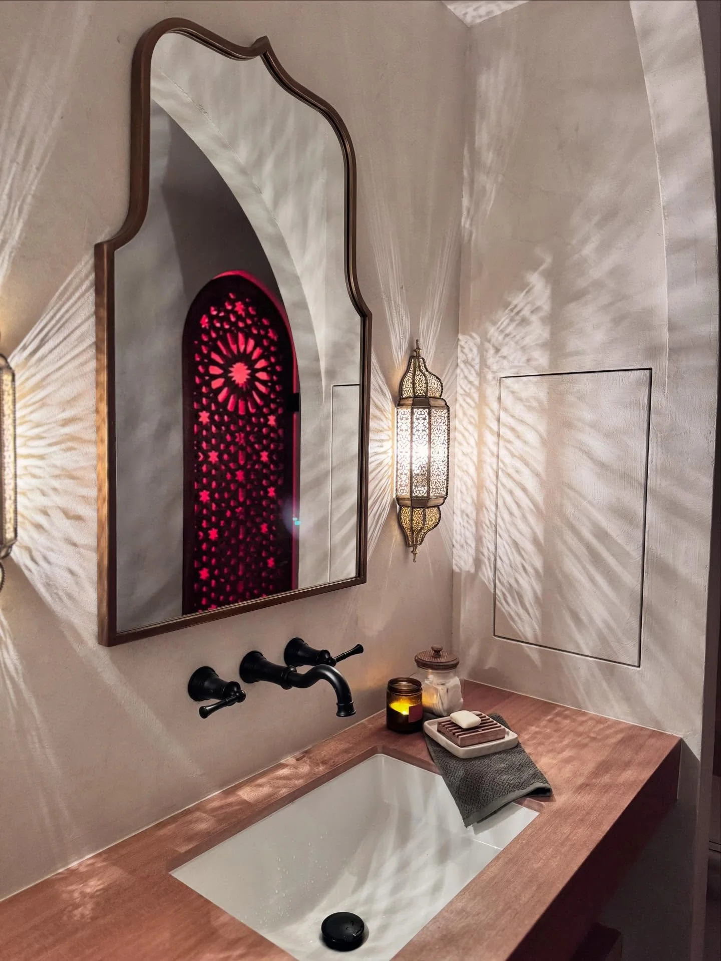 One of the better Christmas gifts received this week&hellip; ✨sconces installed in the bathroom!✨

These bad boys were one of the first items we purchased for this reno and took the longest to arrive (making their stops in Casablanca and France befor