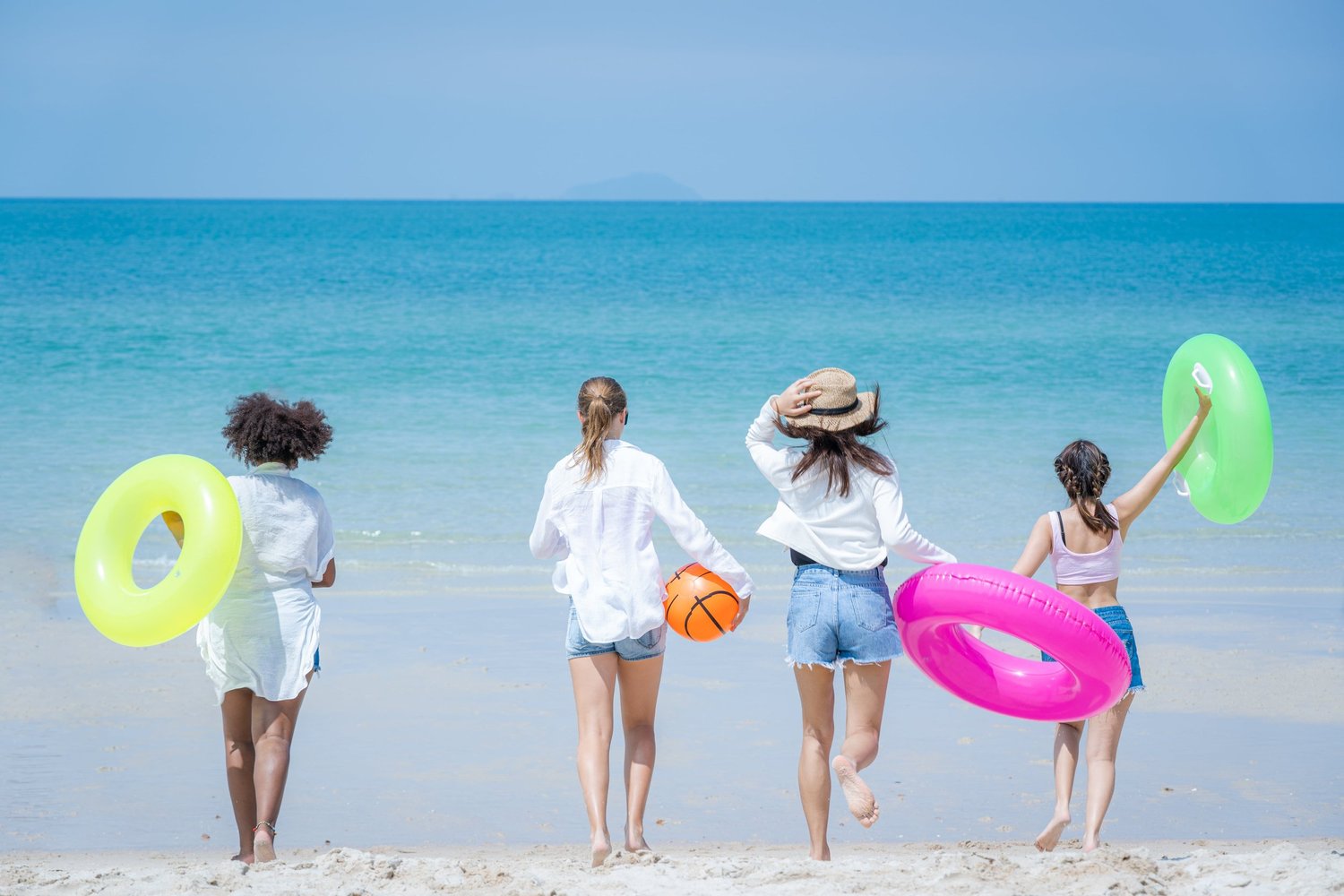 6 Considerations to Book the Perfect Luxury San Pedro Vacation Rentals