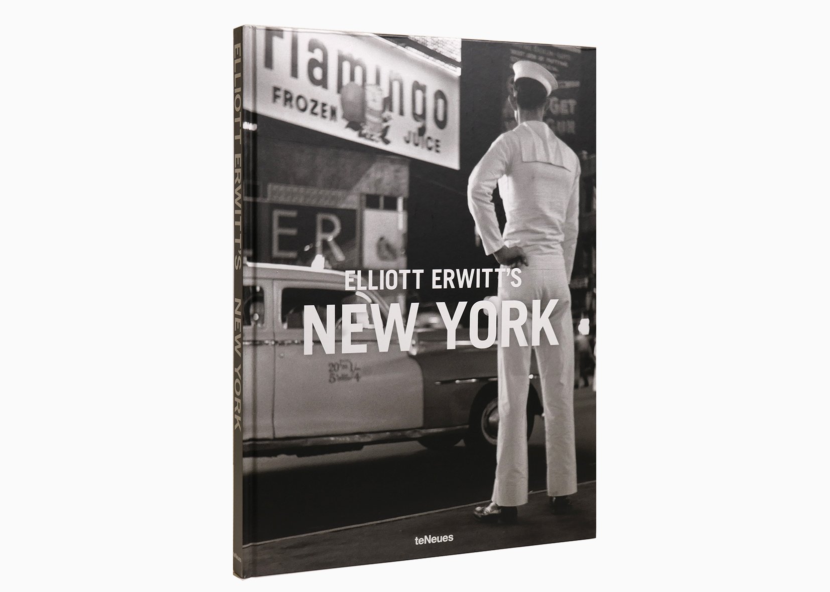 Elliott_Erwitt’s_New_York_Fotoboka.JPG