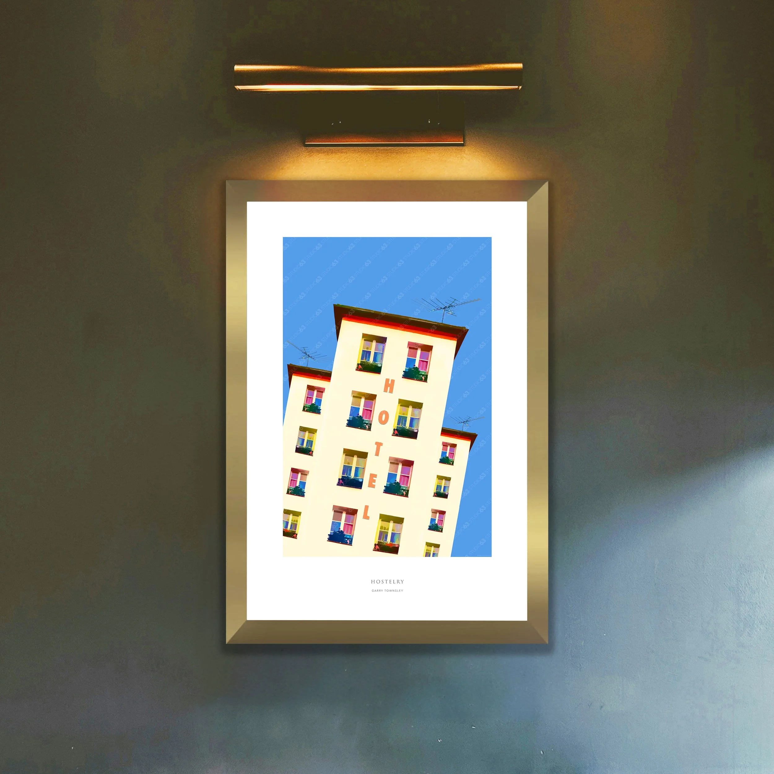 Hostelry_Gold_Frame_Lamp_Mckup.jpg