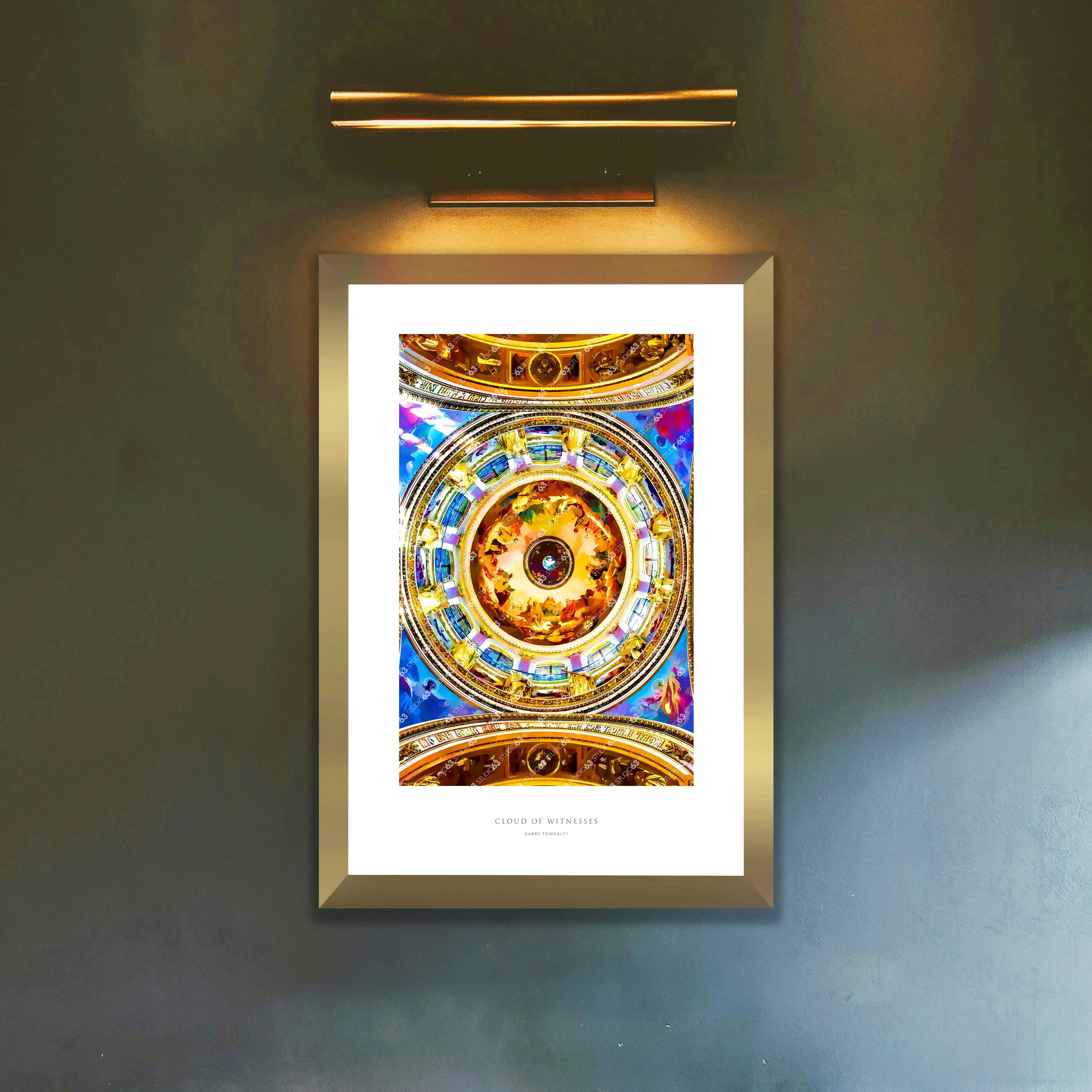 CloudWitnesses_Gold_Frame_Lamp_Mckup.jpg