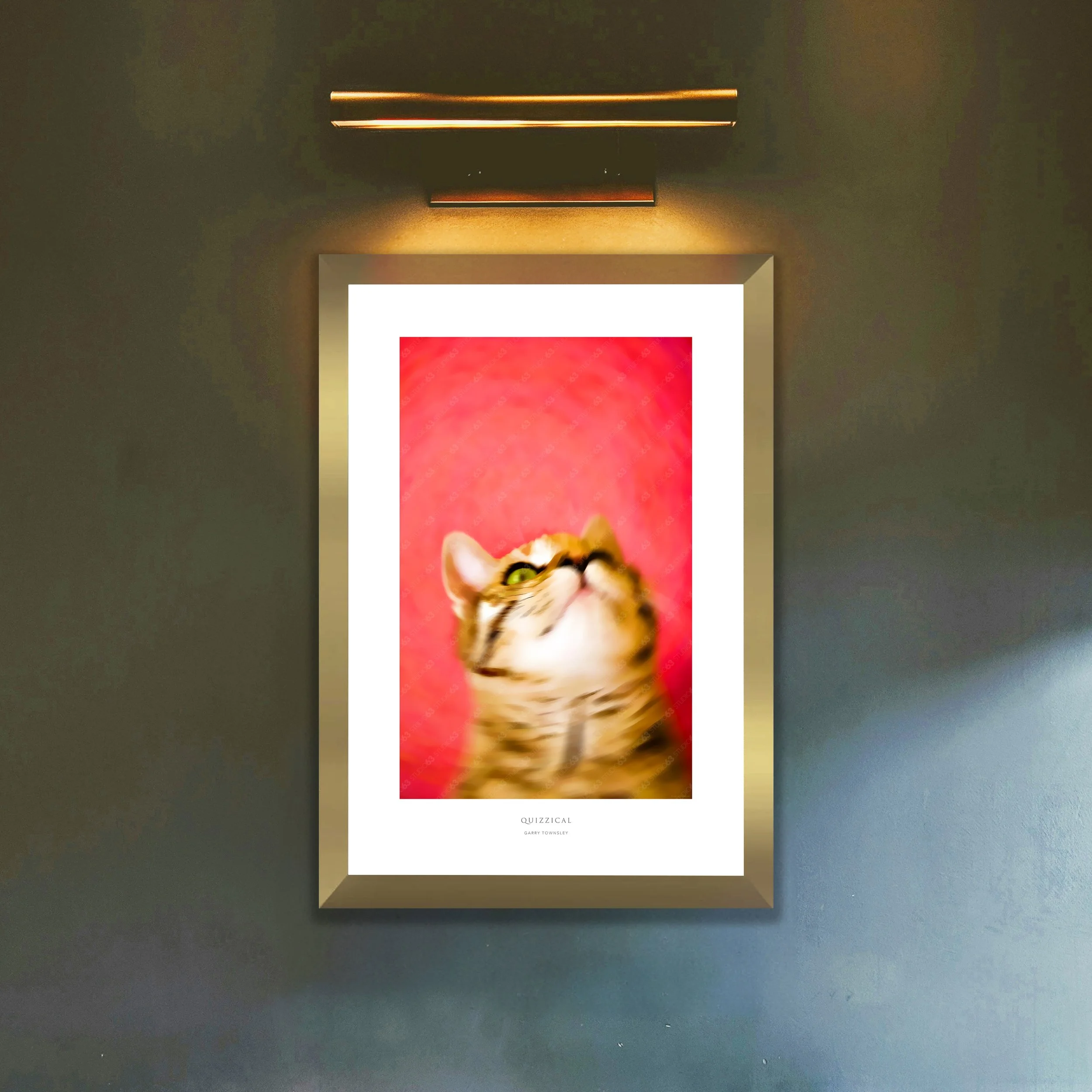 Quizzical_Gold_Frame_Lamp_Mckup.jpg