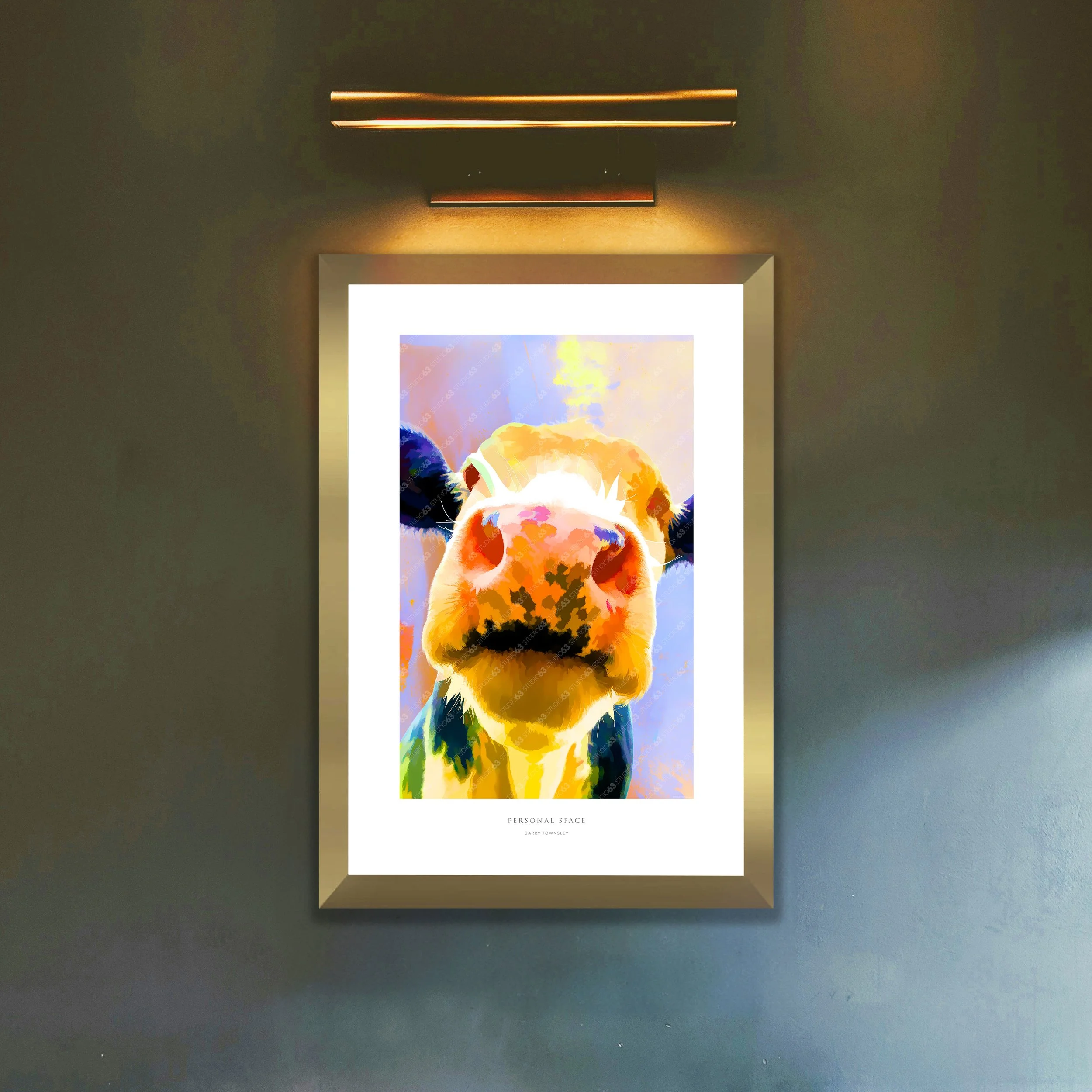 PersonalSpace_Gold_Frame_Lamp_Mckup.jpg