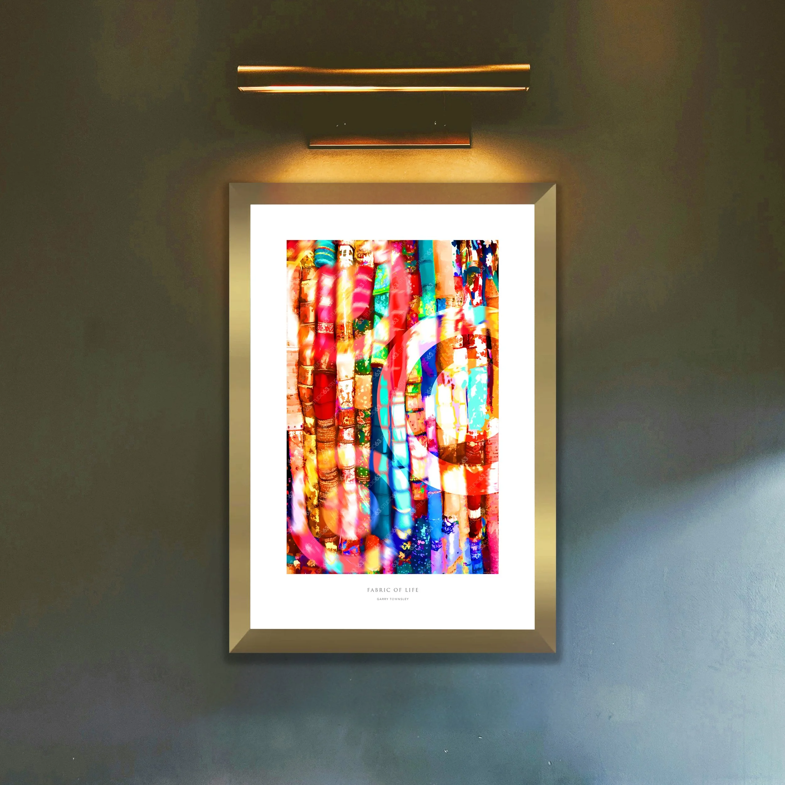 FabricOfLife_Gold_Frame_Lamp_Mckup.jpg